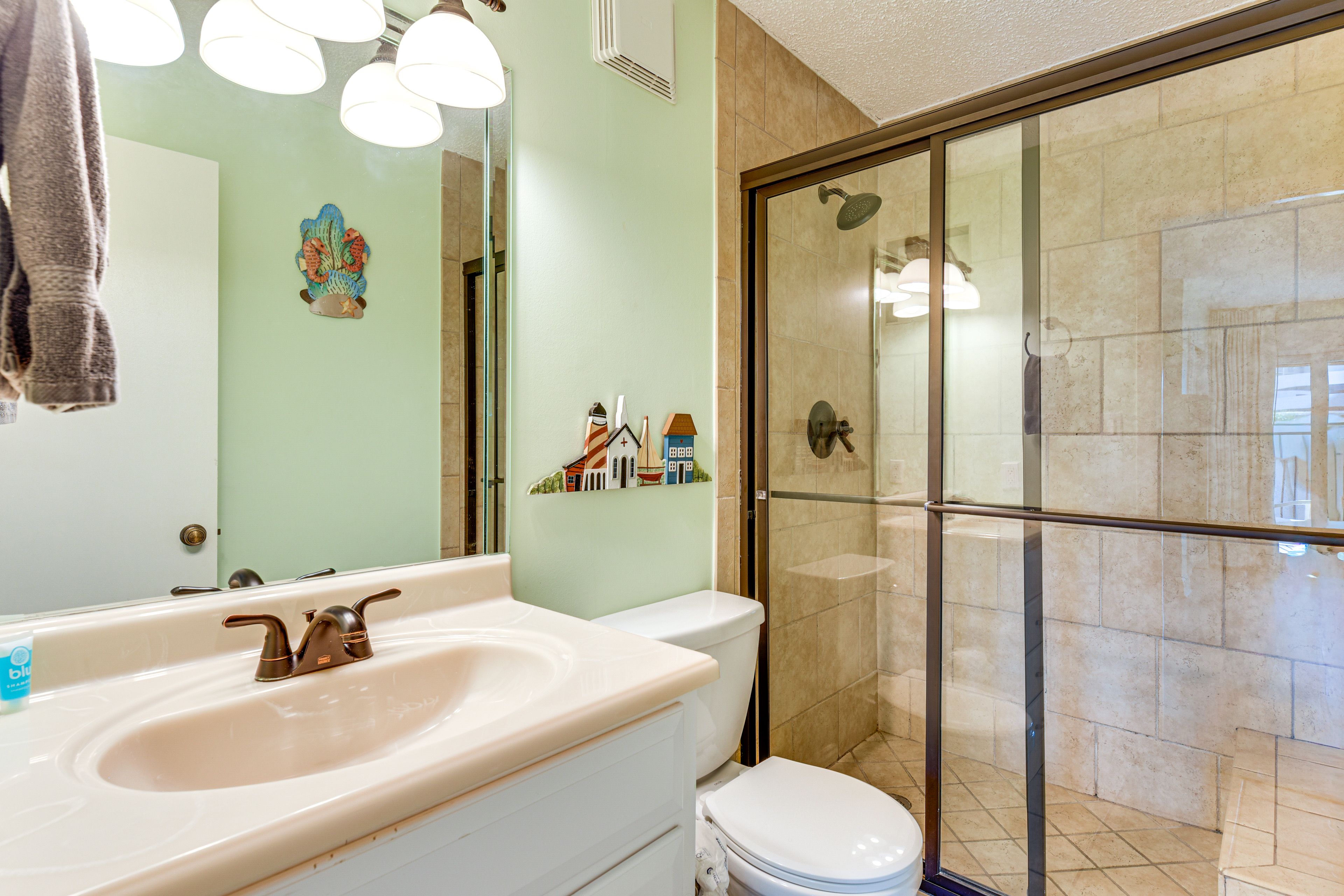 En-Suite Bathroom | 2nd Floor | Towels Provided