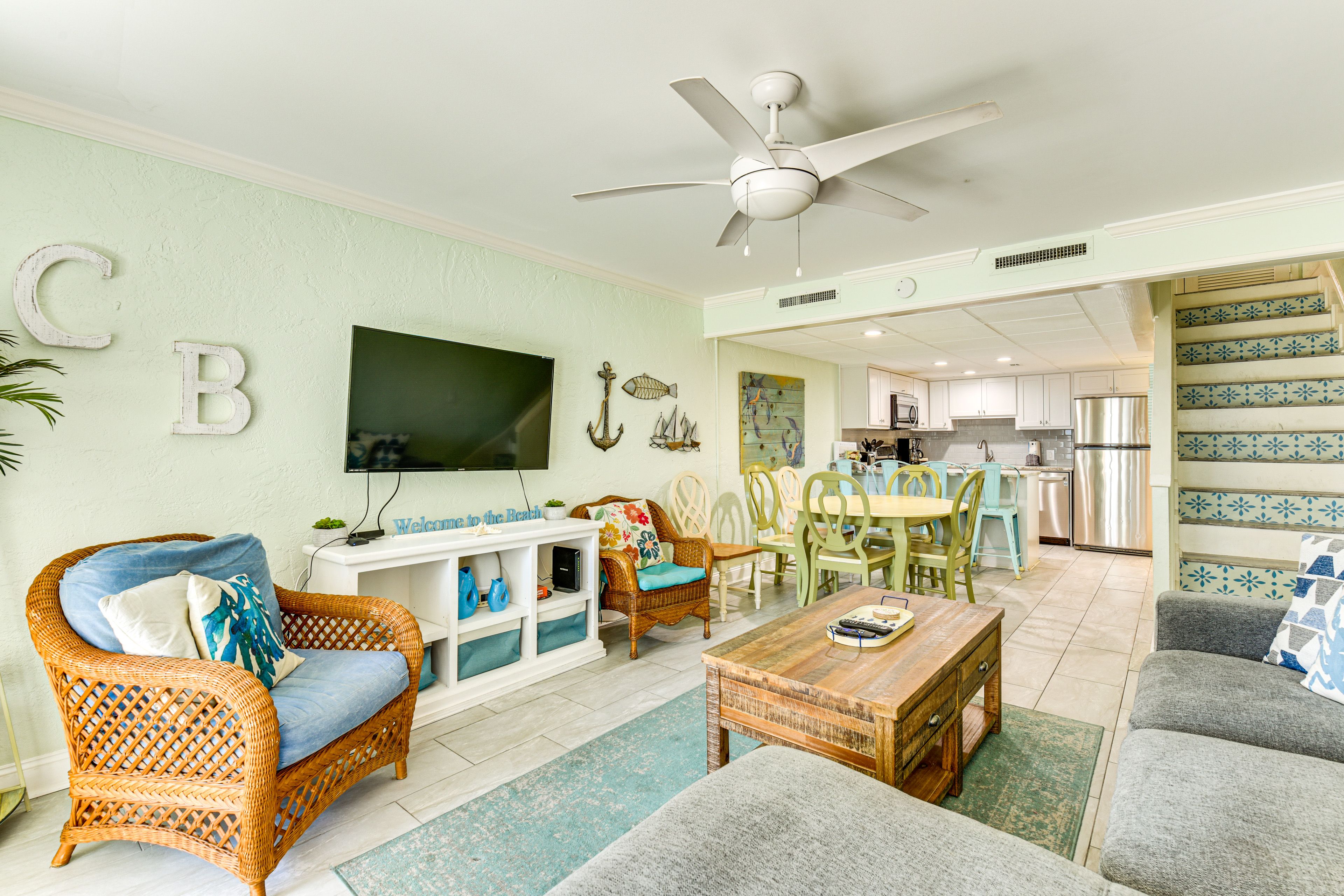 Living Room | 1st Floor | Smart TV | Free WiFi | Board Games