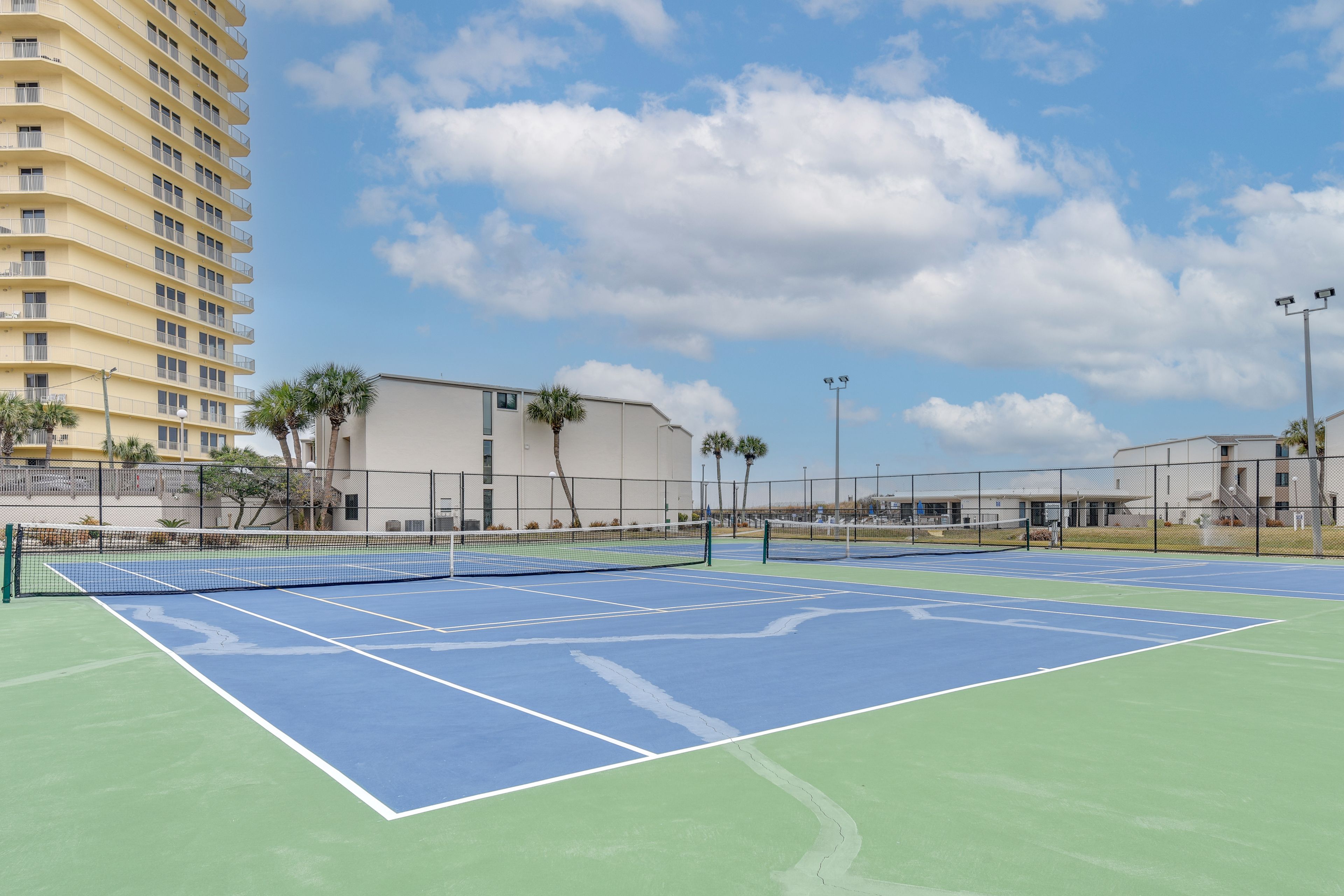 Tennis/Pickleball Courts
