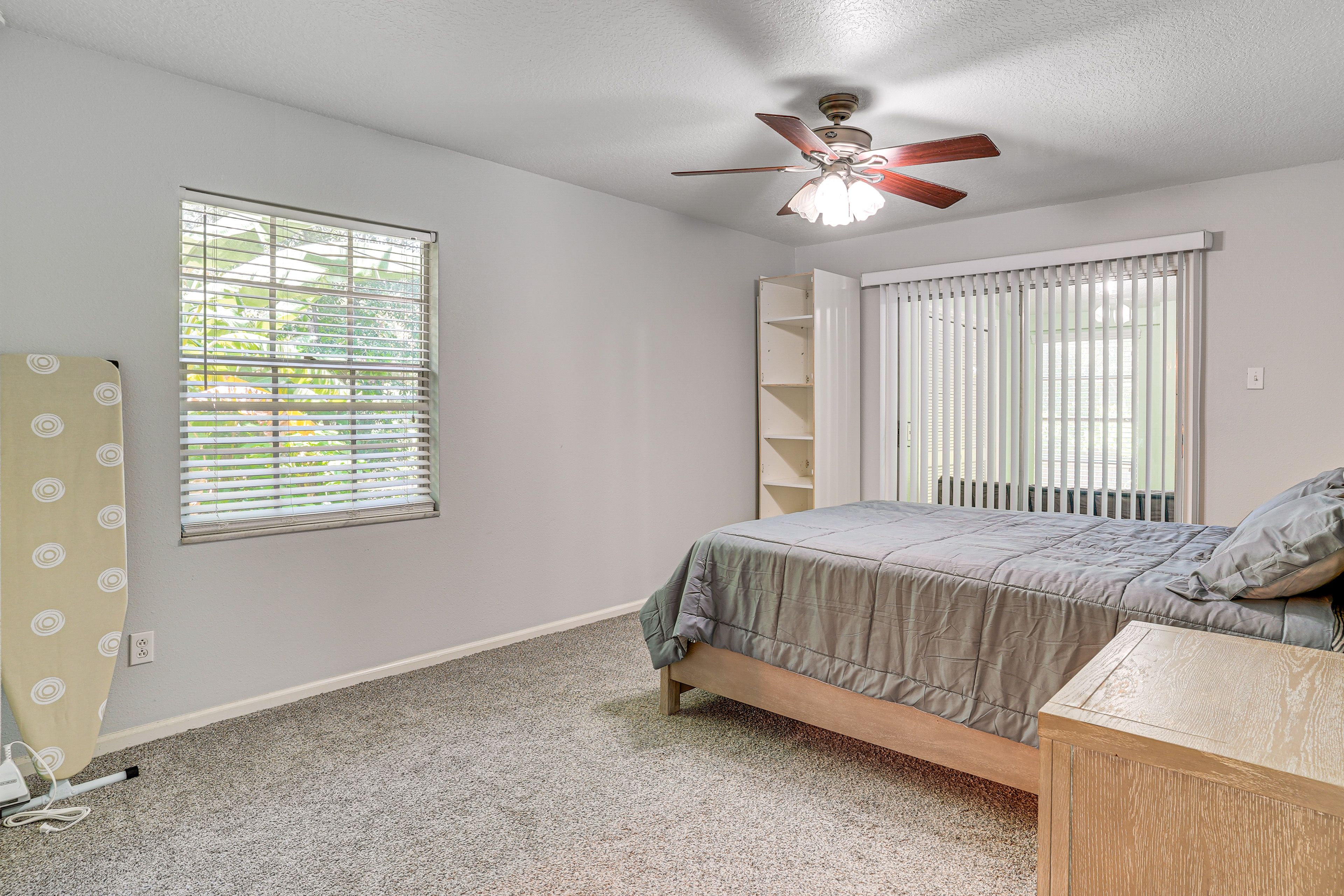 Bedroom 3 | Queen Bed