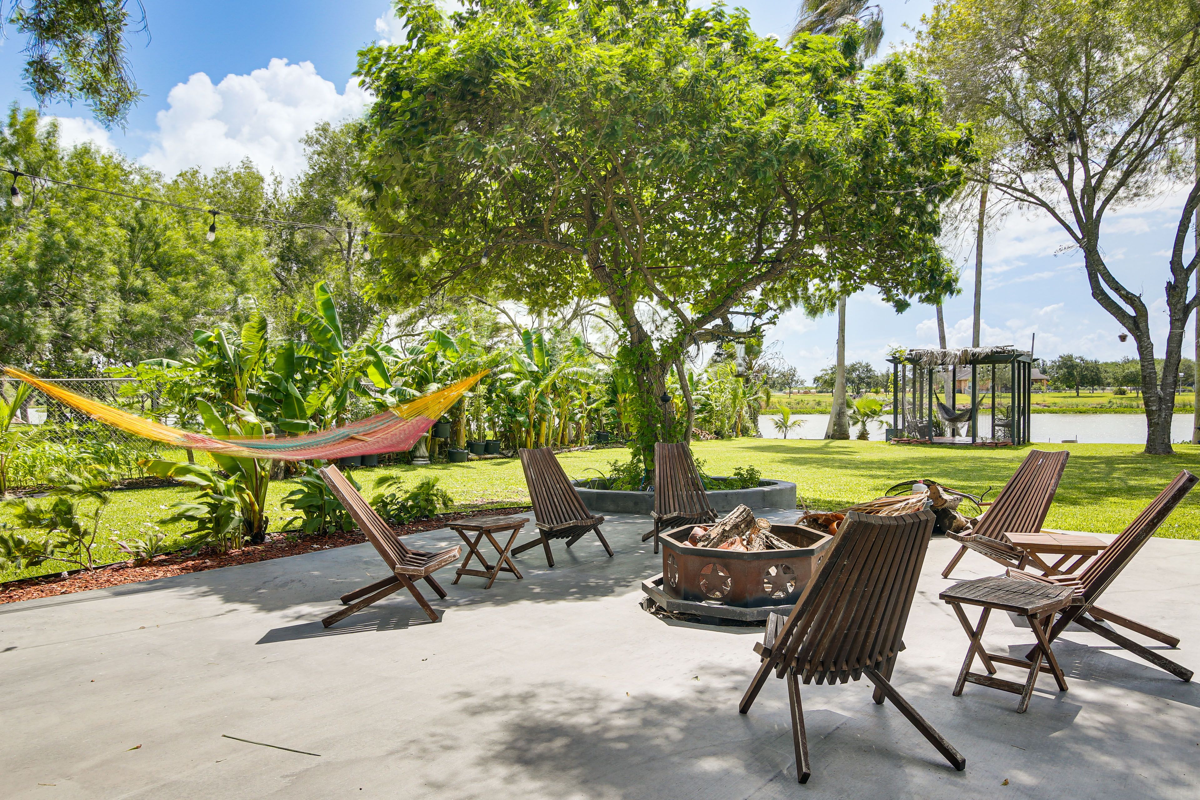 Shared Backyard | Pool | Gas Grill | Pergola w/ Seating | 5 Hammocks