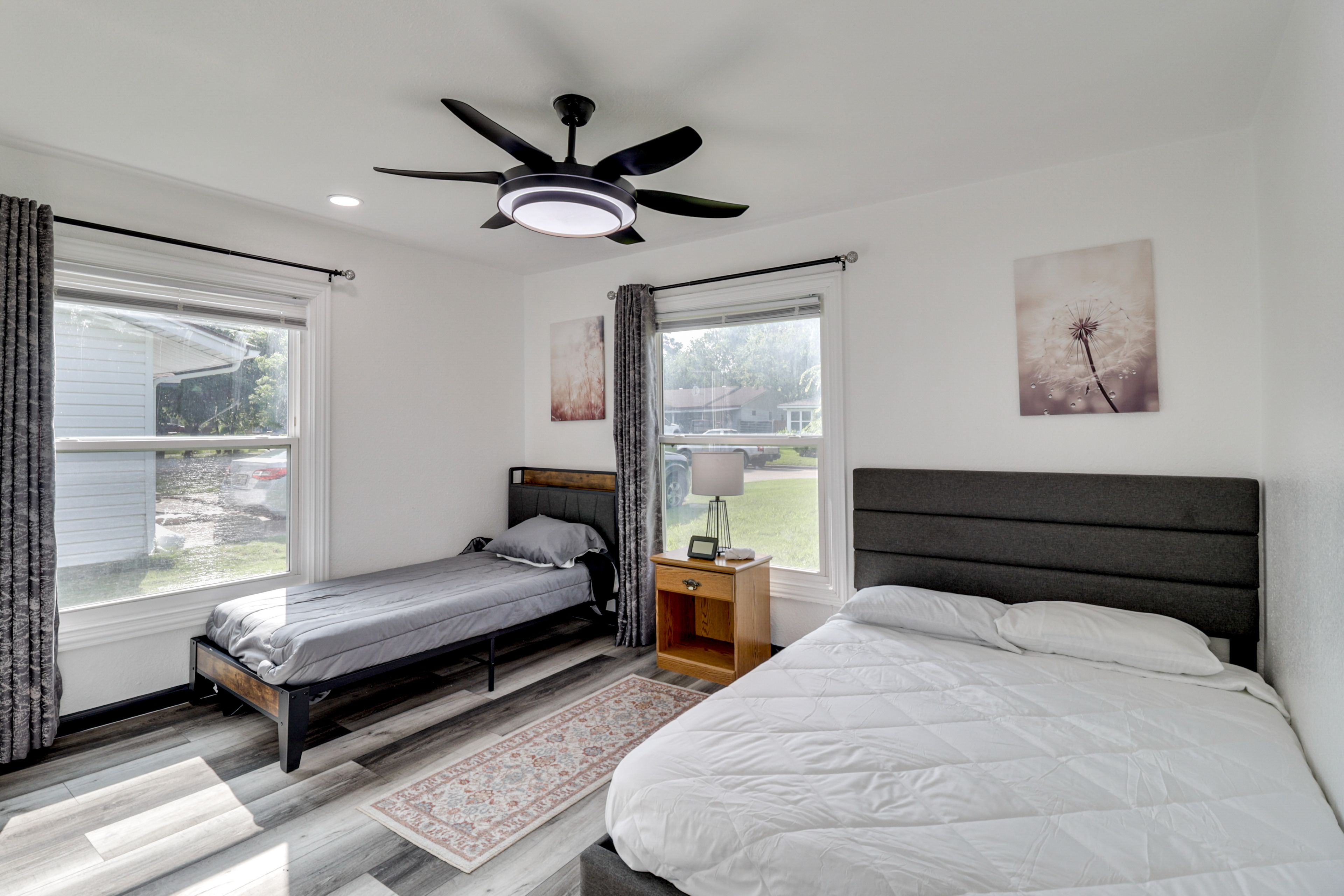 Bedroom 2 | Queen Bed | Twin Bed