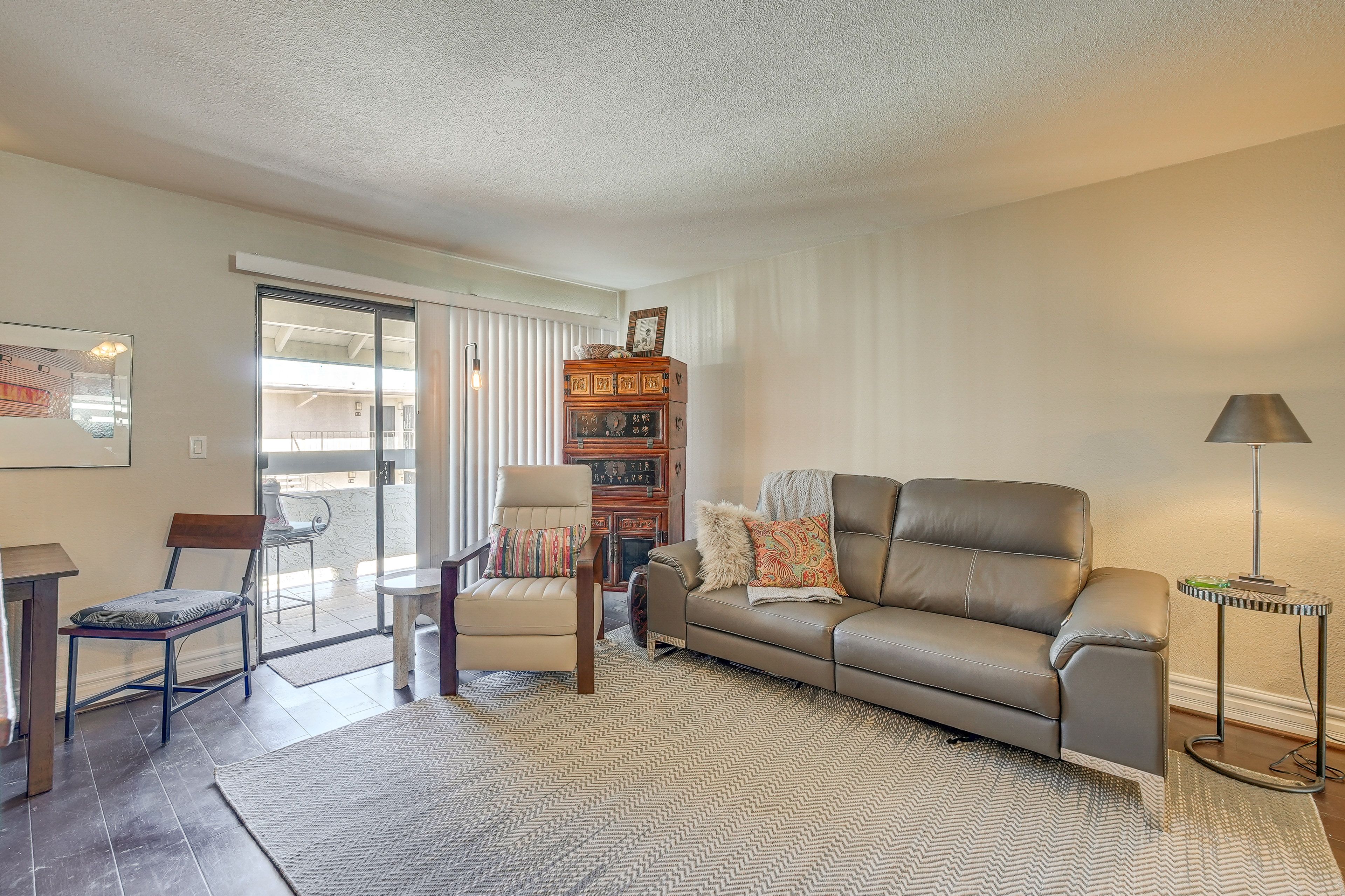 Living Room | Smart TV