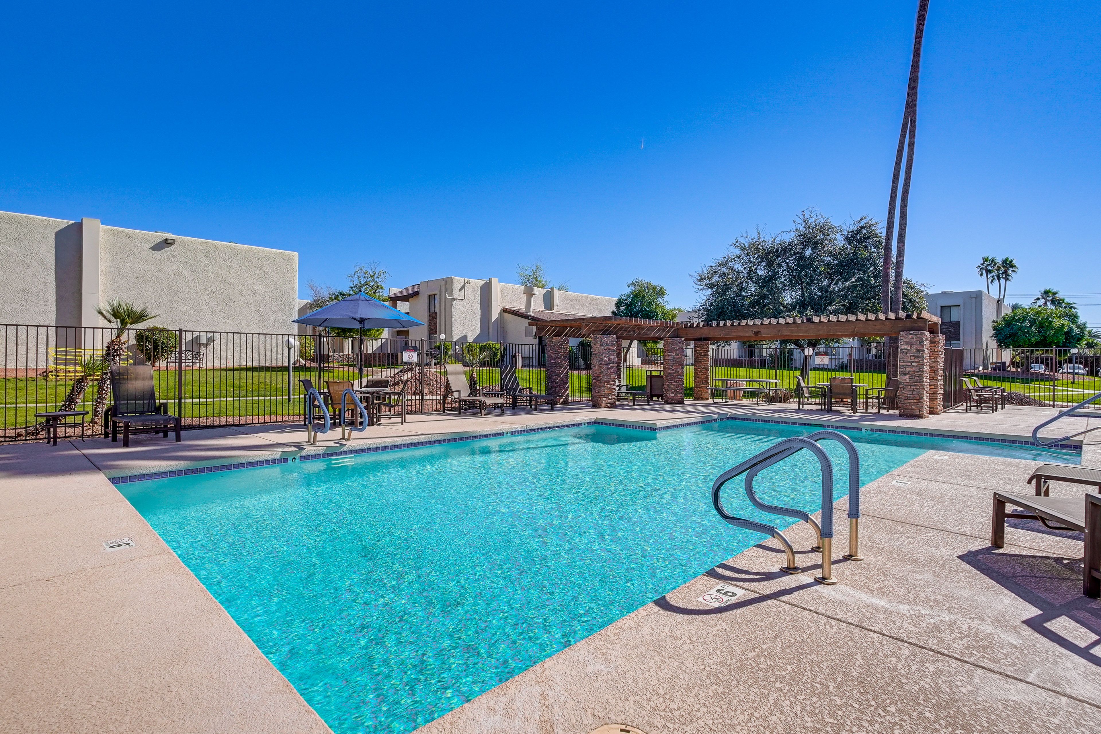 Arcadia Residences | Community Pool