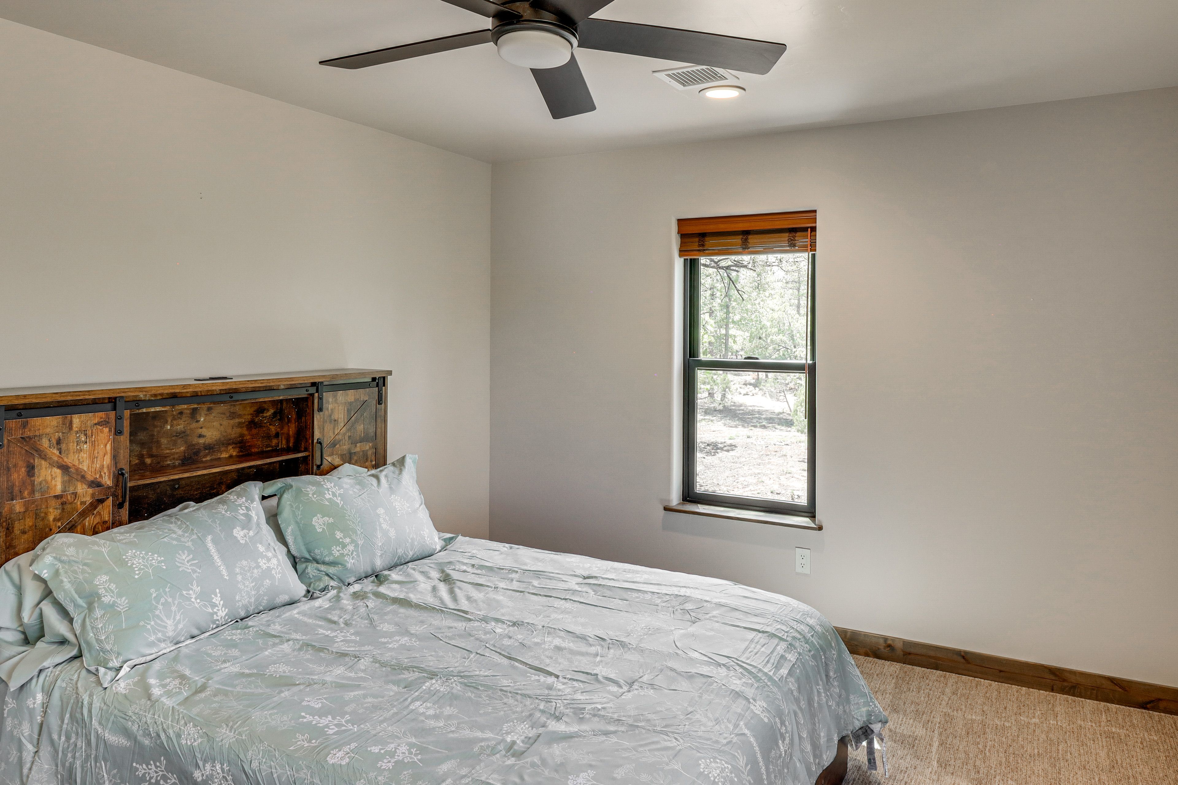 Bedroom 3 | Queen Bed