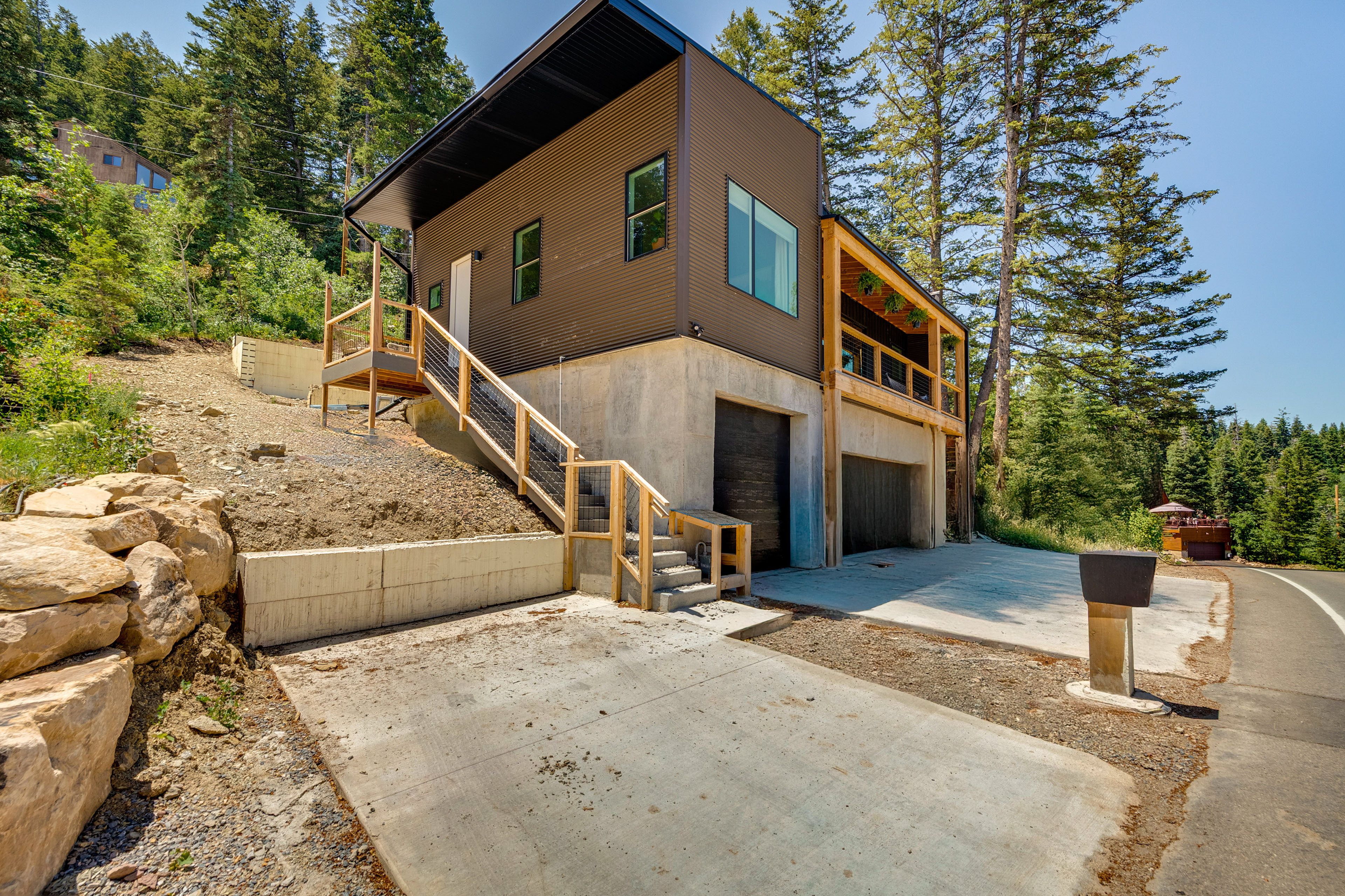 Parking | Driveway (1 Vehicle)