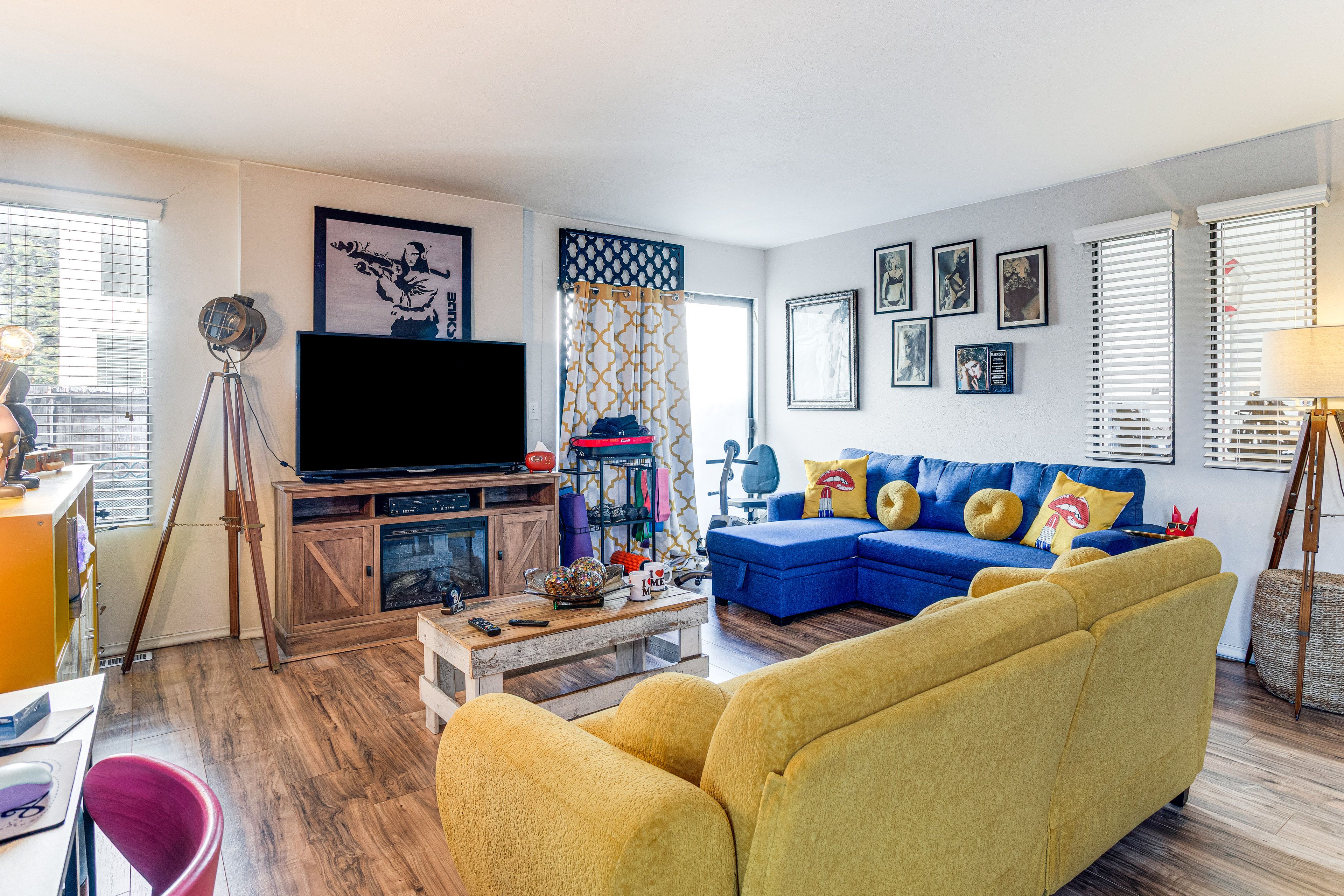 Living Room | 1st Floor | Full Sleeper Sofa | Free WiFi
