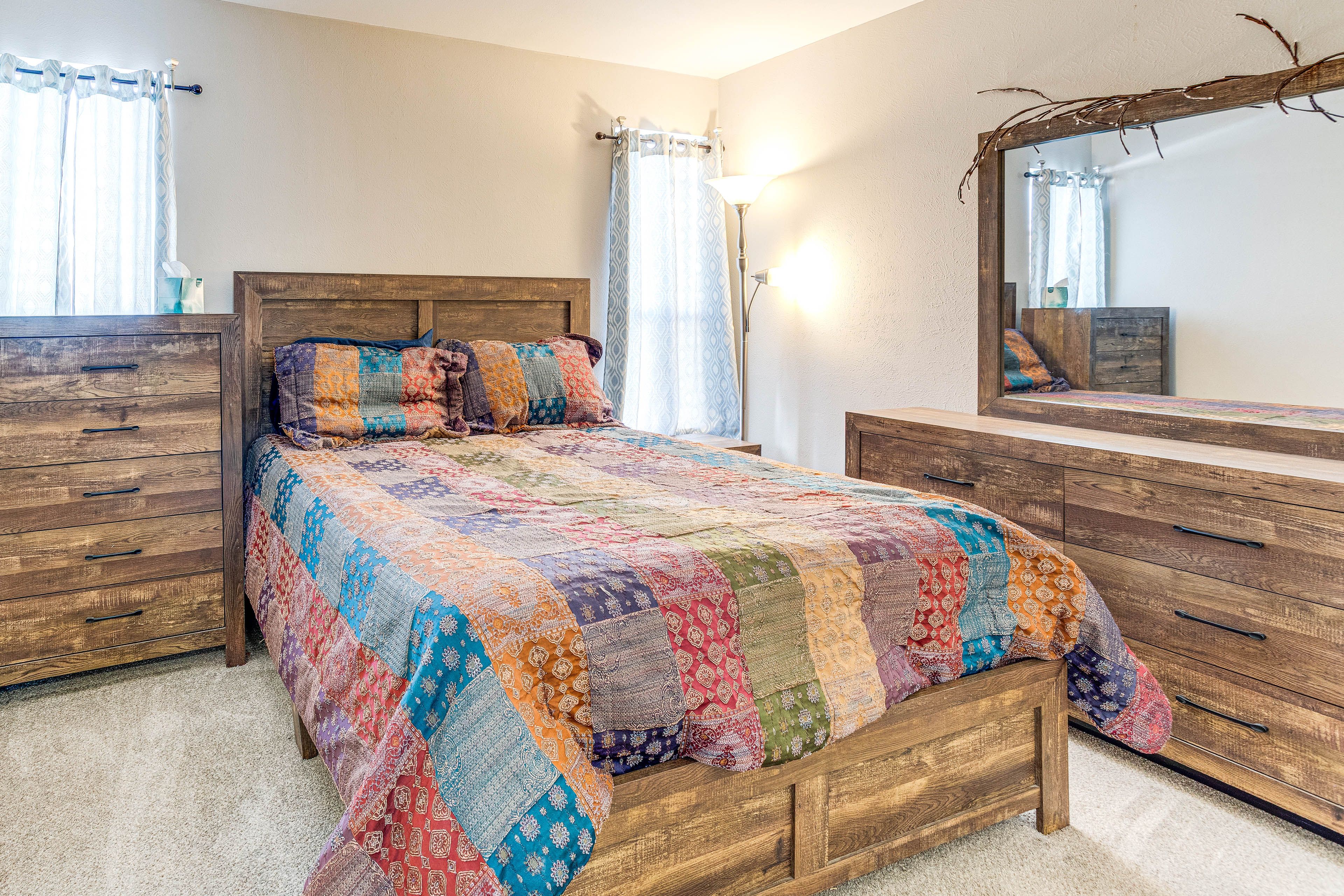 Bedroom 2 | 2nd Floor | Queen Bed | Linens Provided