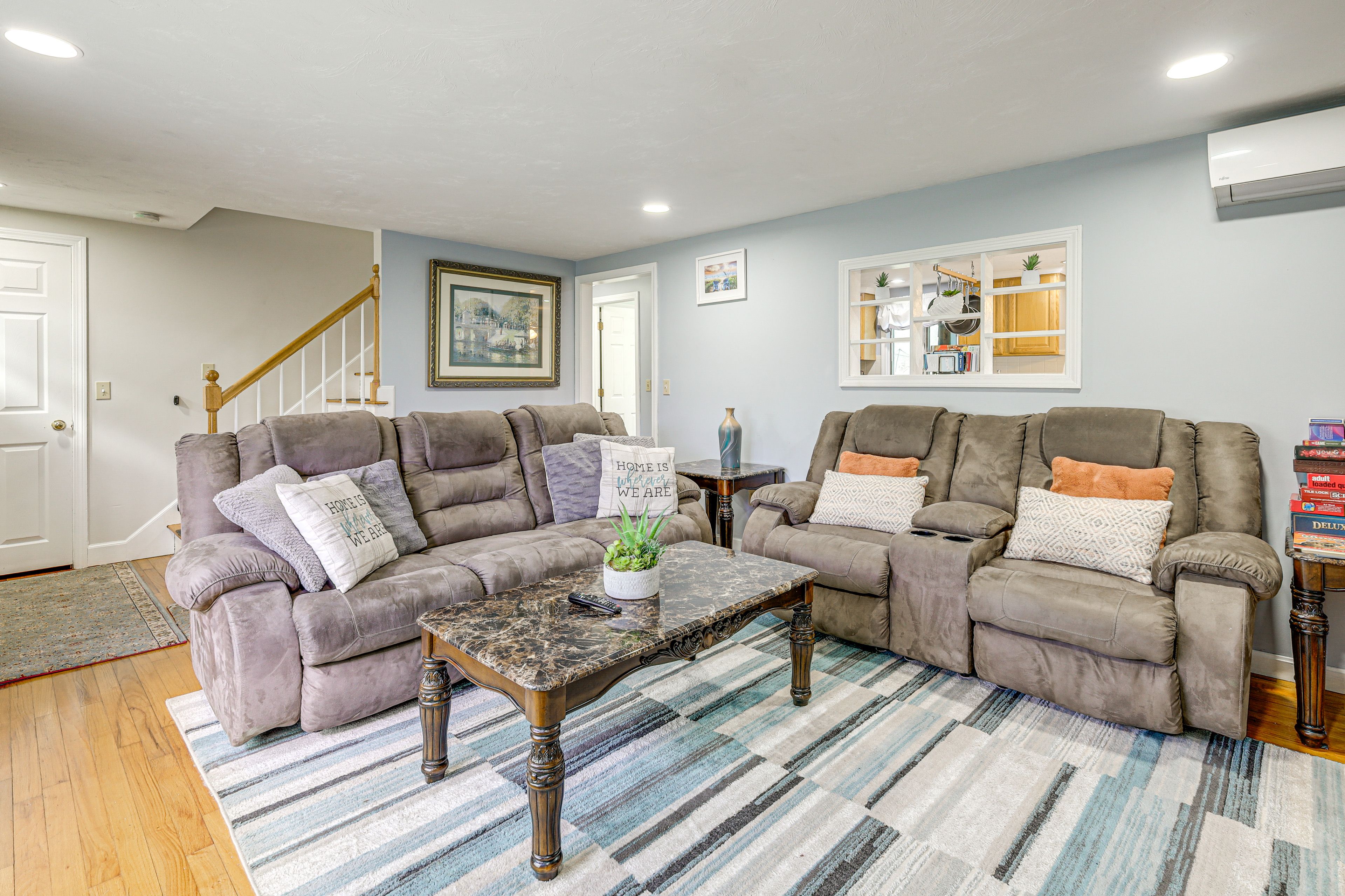 Living Room | 1st Floor | Free WiFi | Smart TV