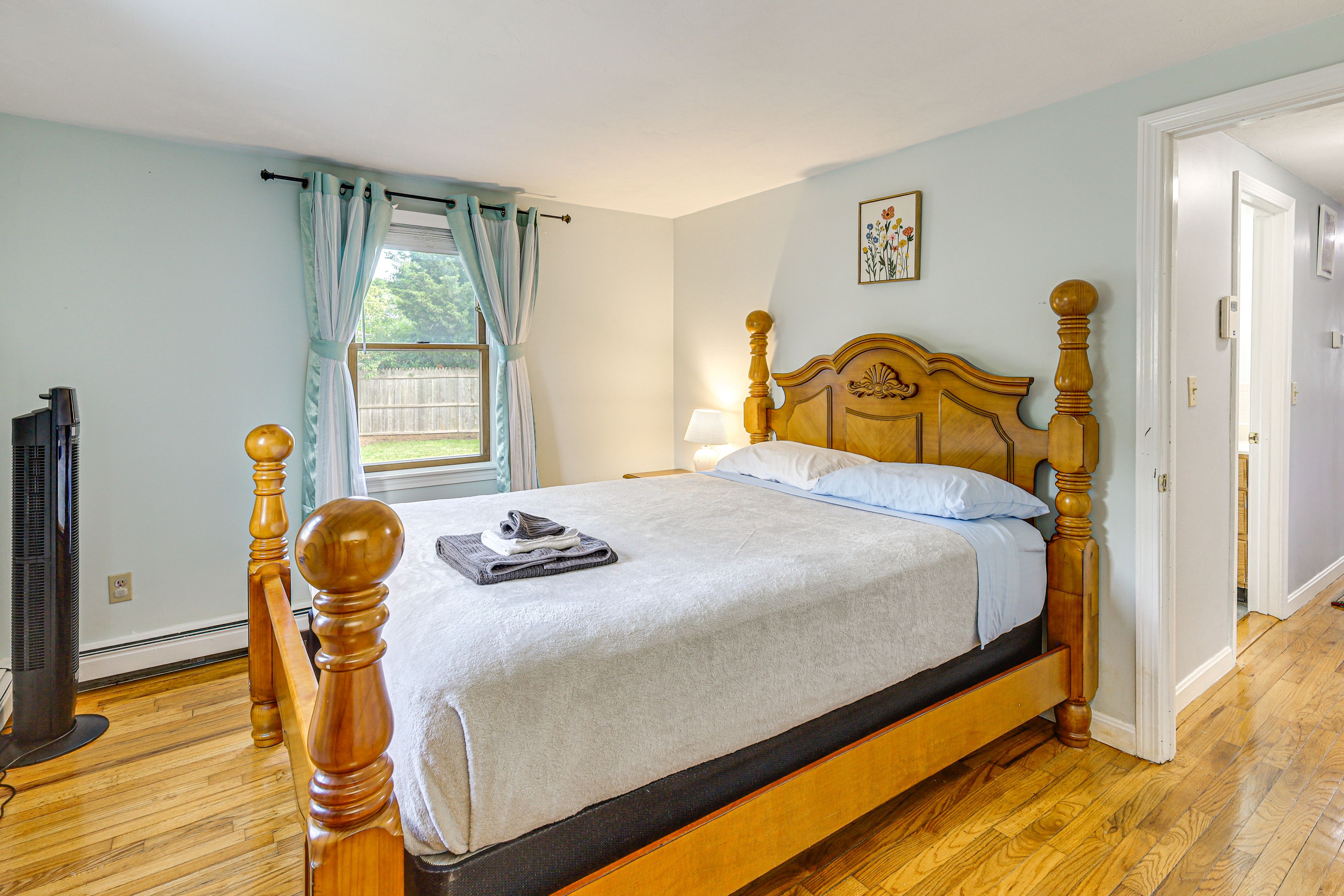Bedroom 4 | Queen Bed | 1st Floor