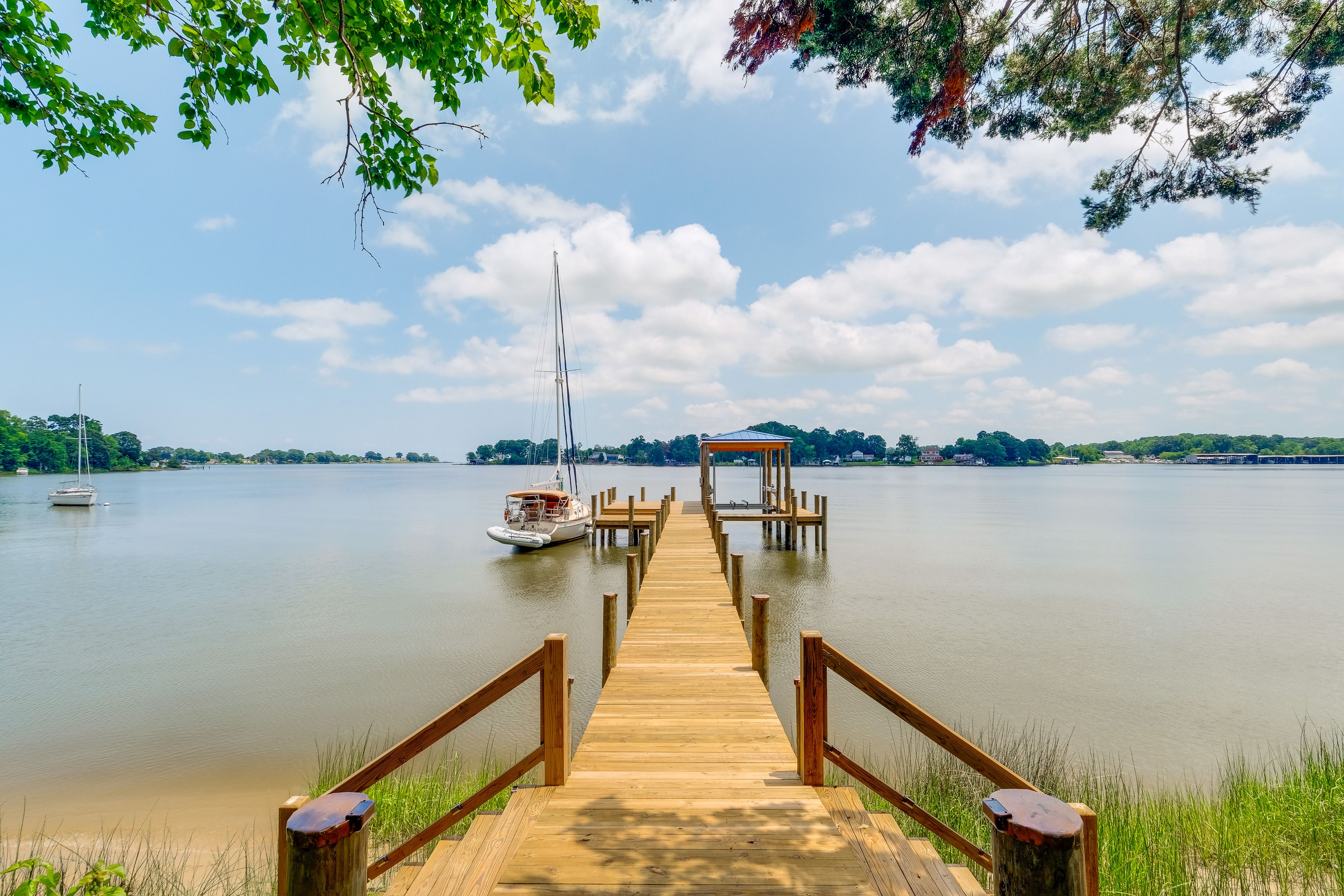 Colonial Beach Vacation Rental | 3BR | 2BA | 3 Steps to Enter | 1,600 Sq Ft