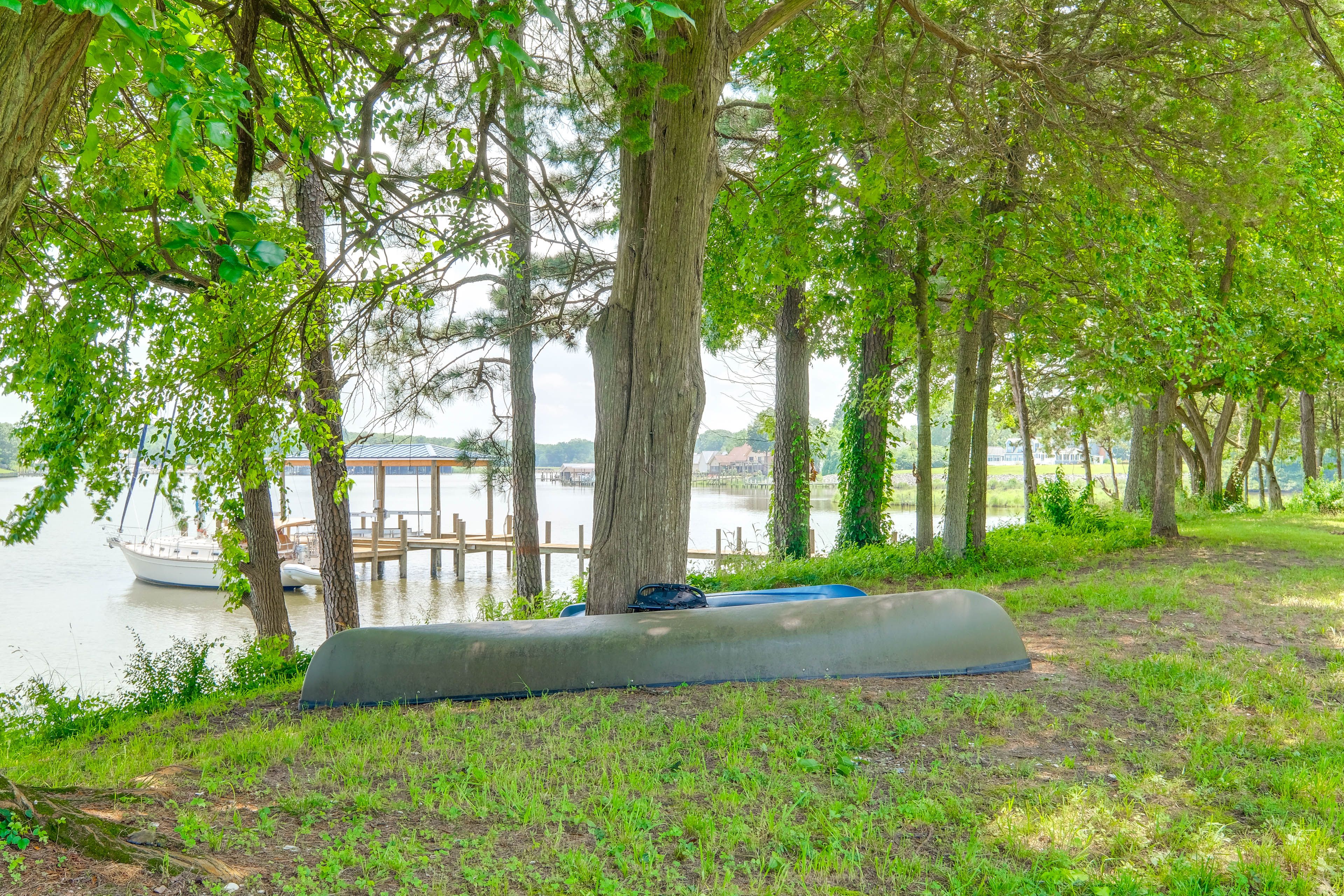House Exterior | Canoe | Kayak