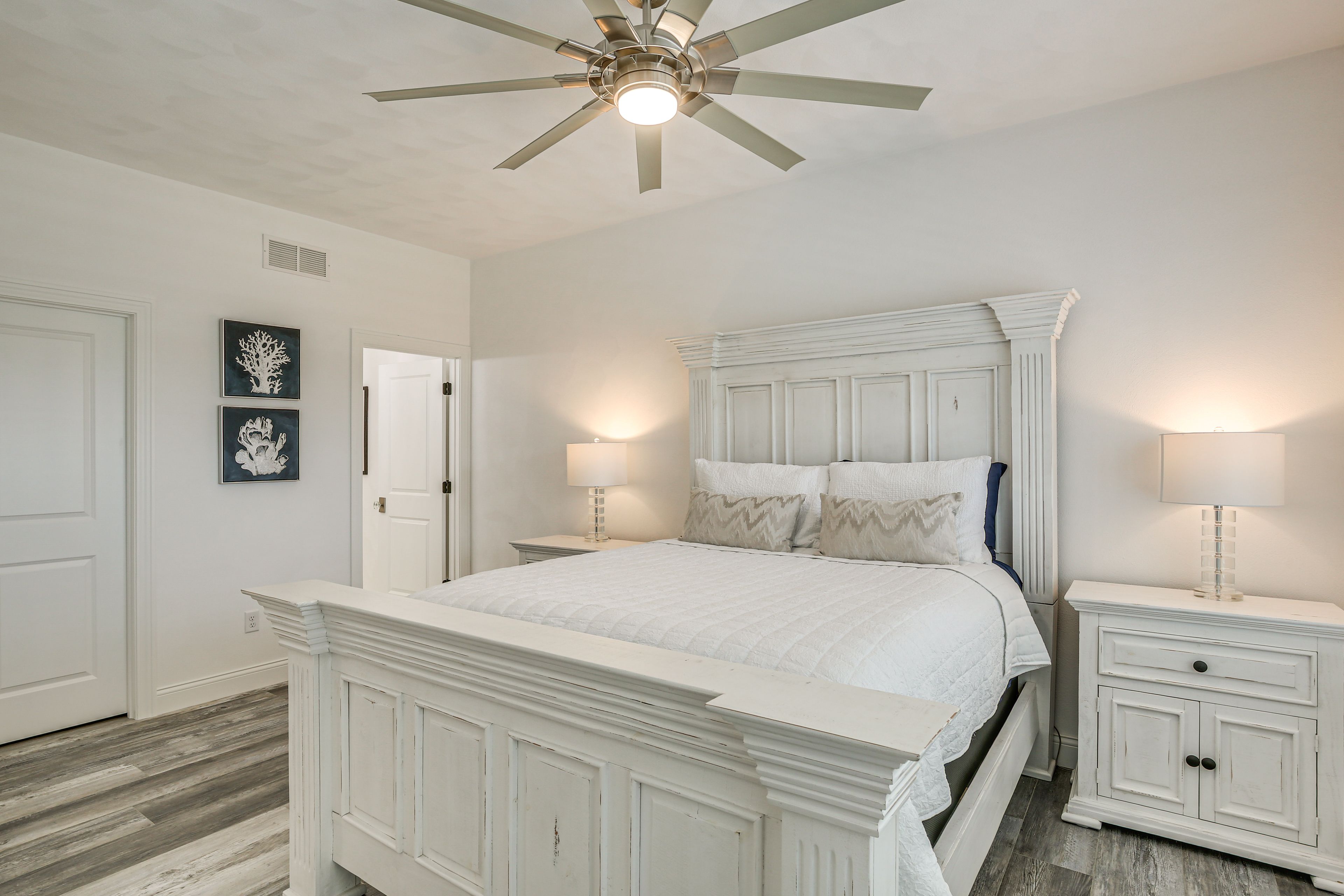 Bedroom | Queen Bed | 2nd Floor