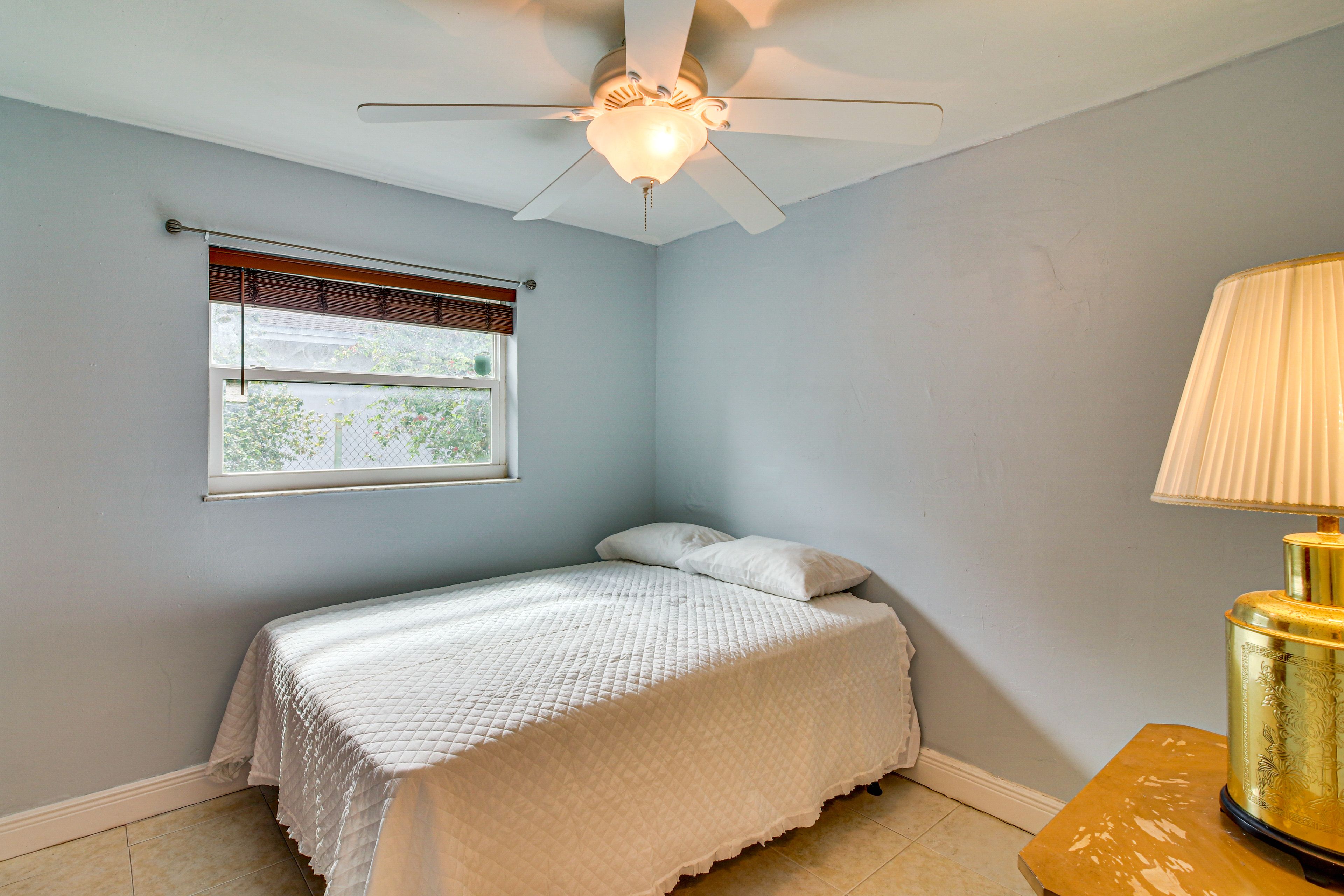 Bedroom 3 | Queen Bed