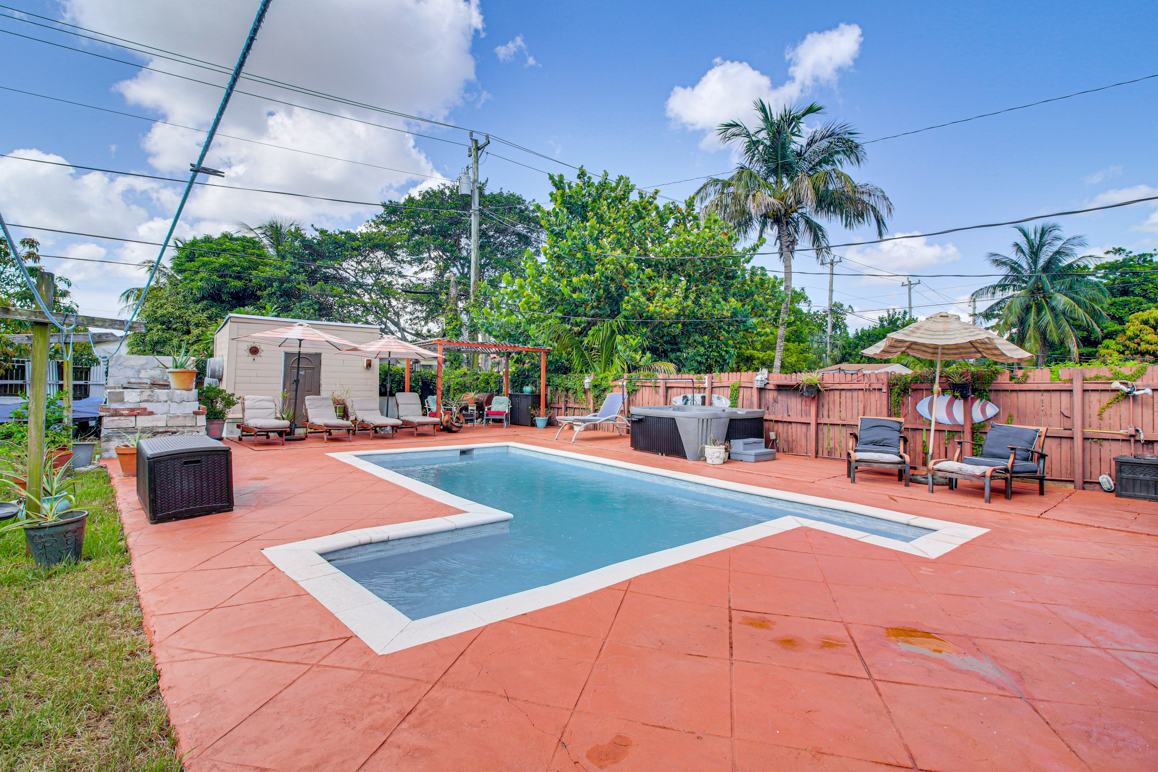 Private Backyard Area | Hot Tub | Charcoal Grill