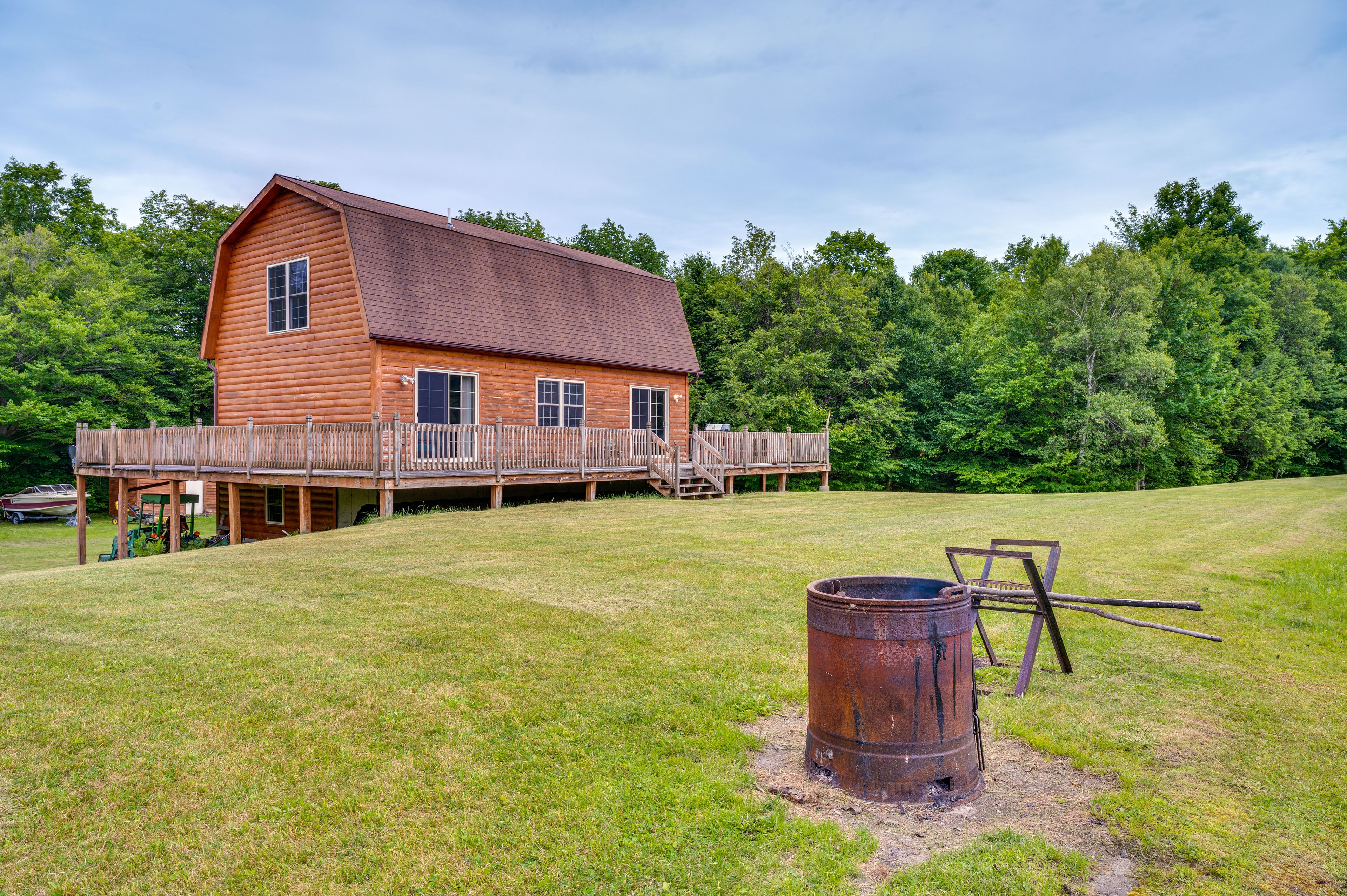 Cabin Exterior | Fire Pit
