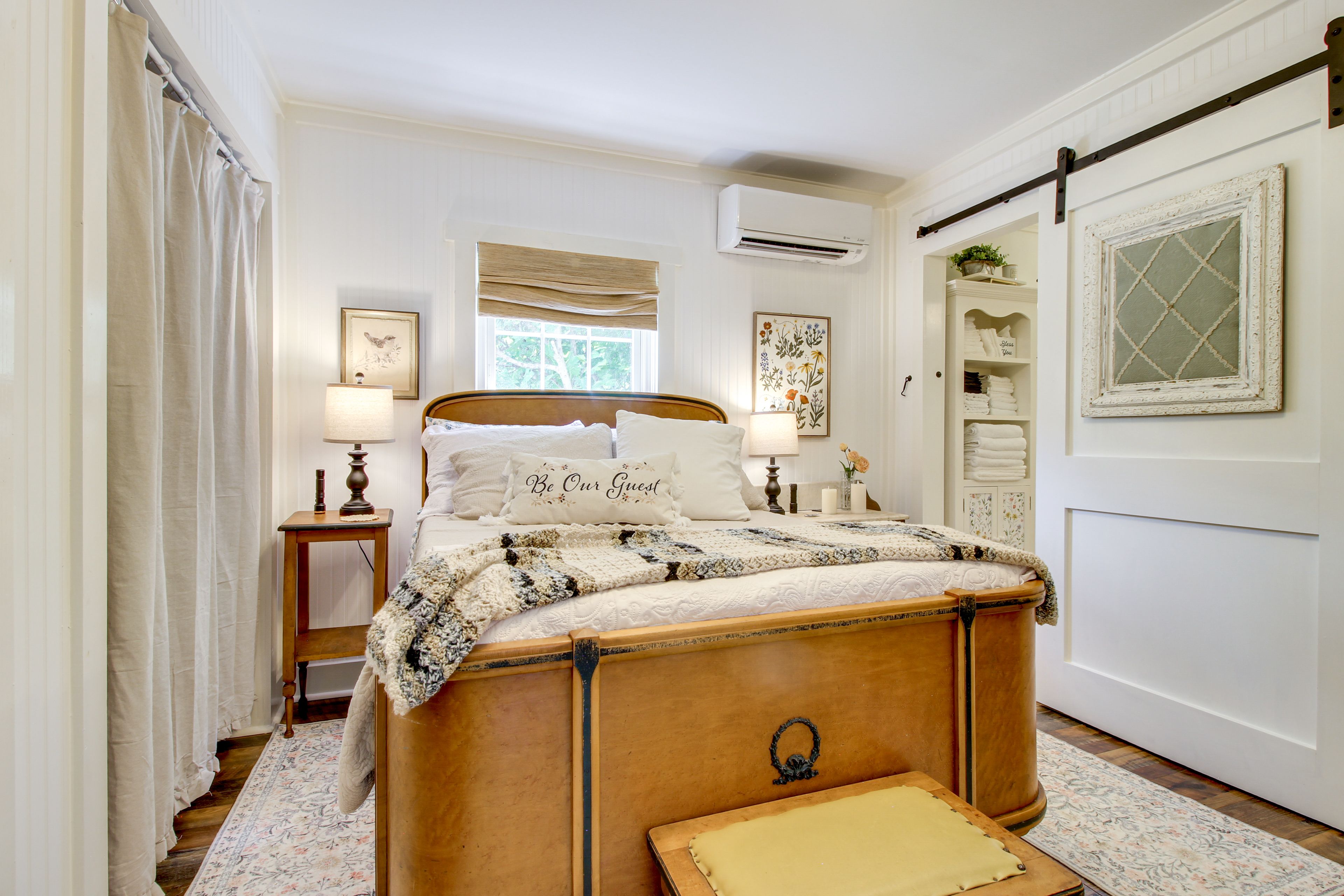 Bedroom 1 | Full Bed | Telescope