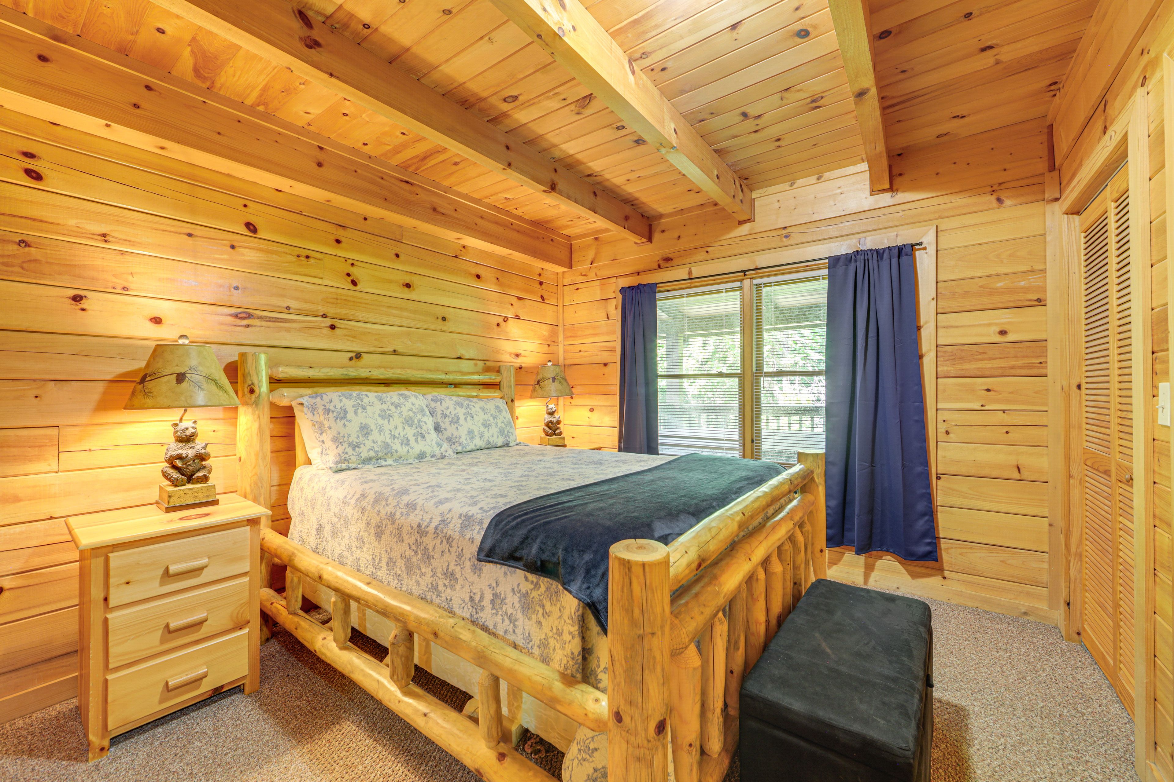 Bedroom 2 | Queen Bed
