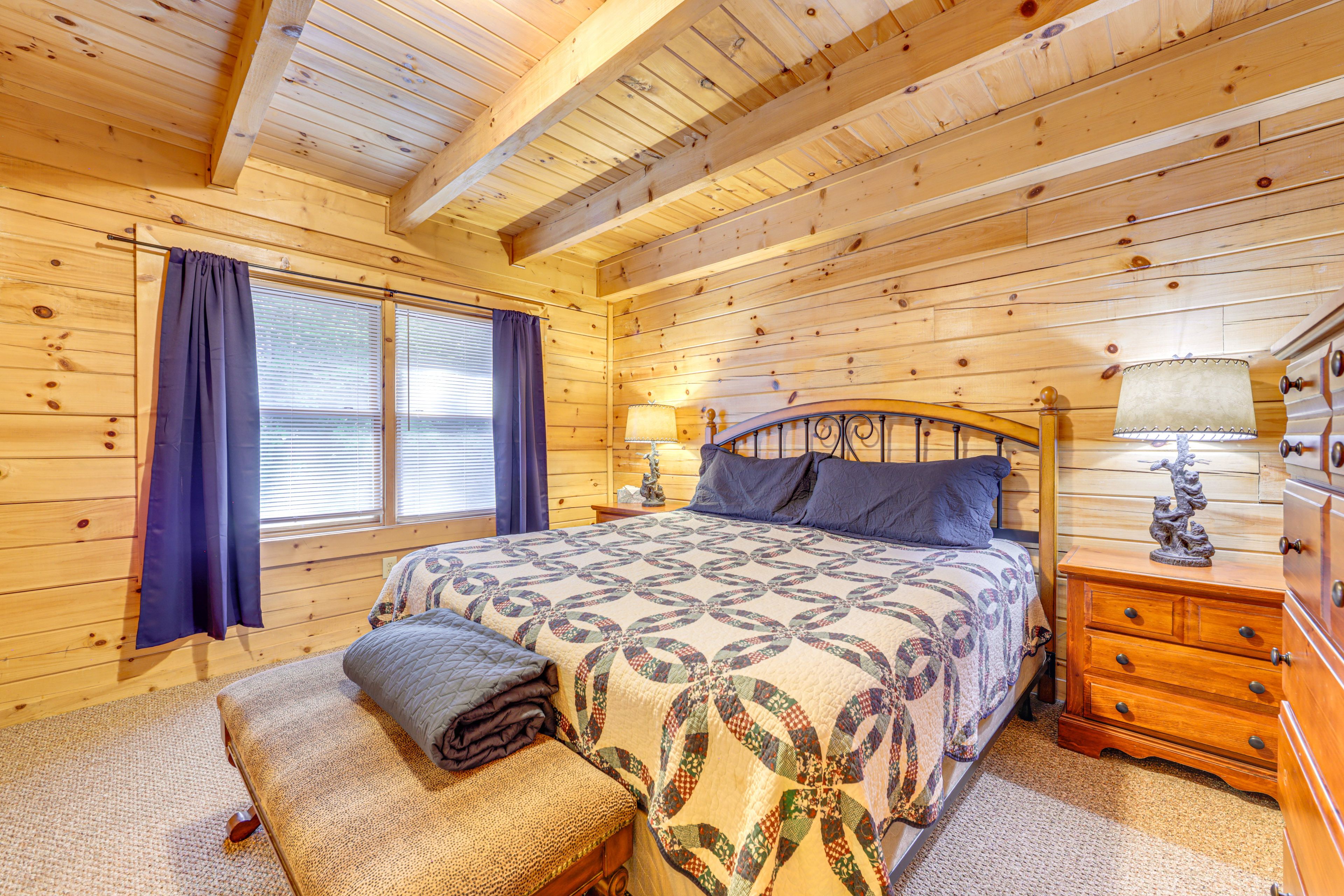 Bedroom 1 | King Bed