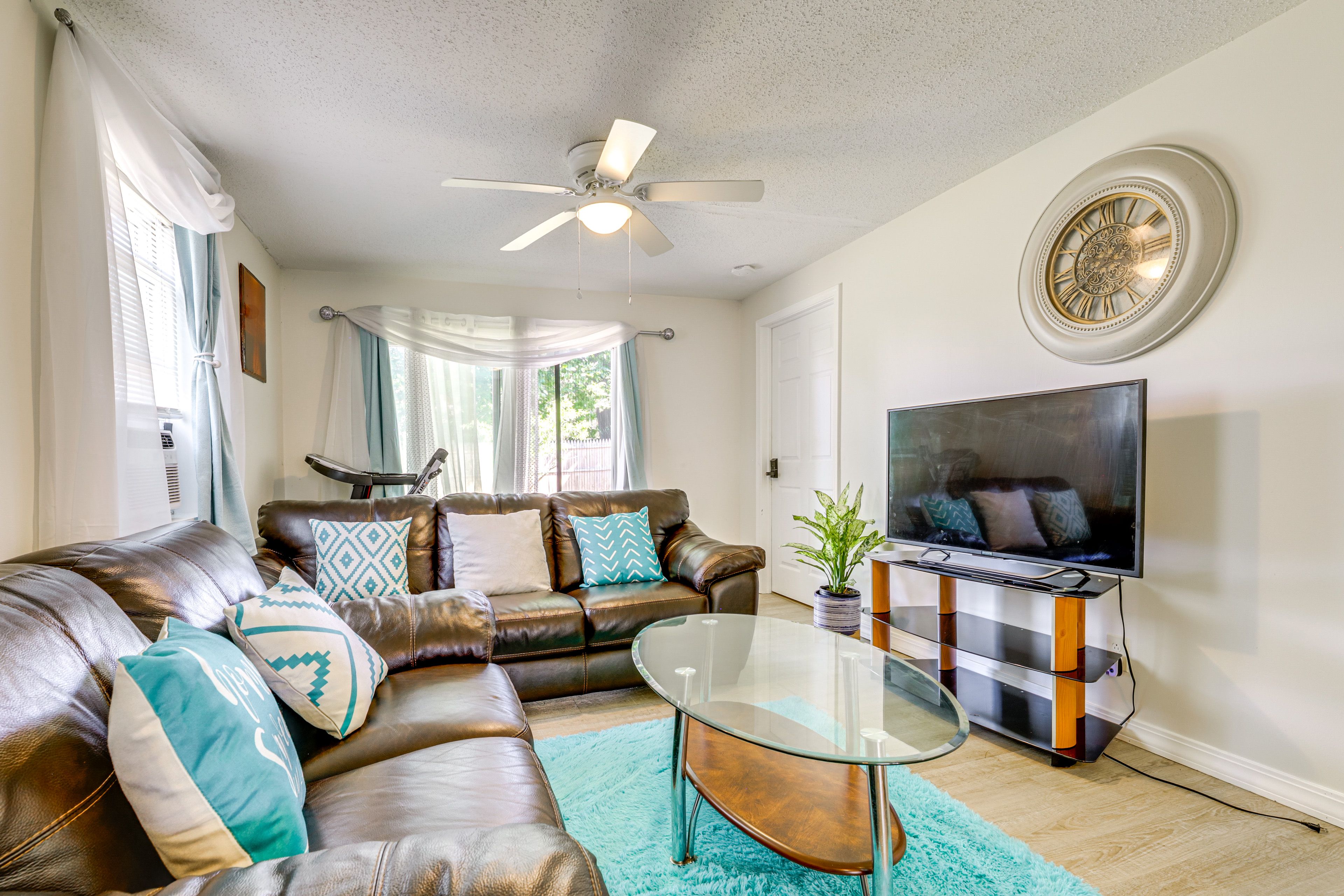 Living Room | Full Sleeper Sofa | Twin Sleeper Sofa | Smart TV