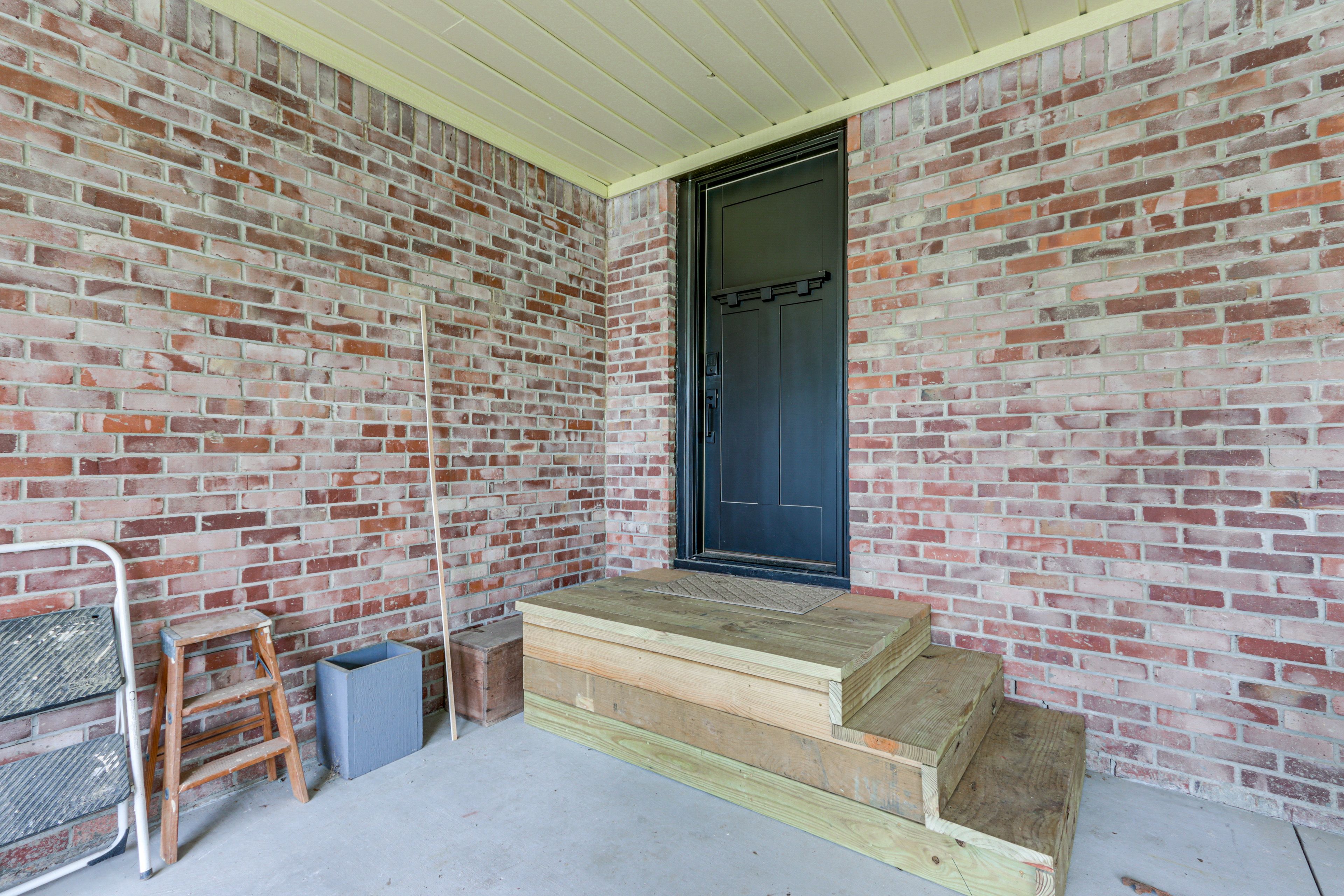 Home Exterior | Private Entrance
