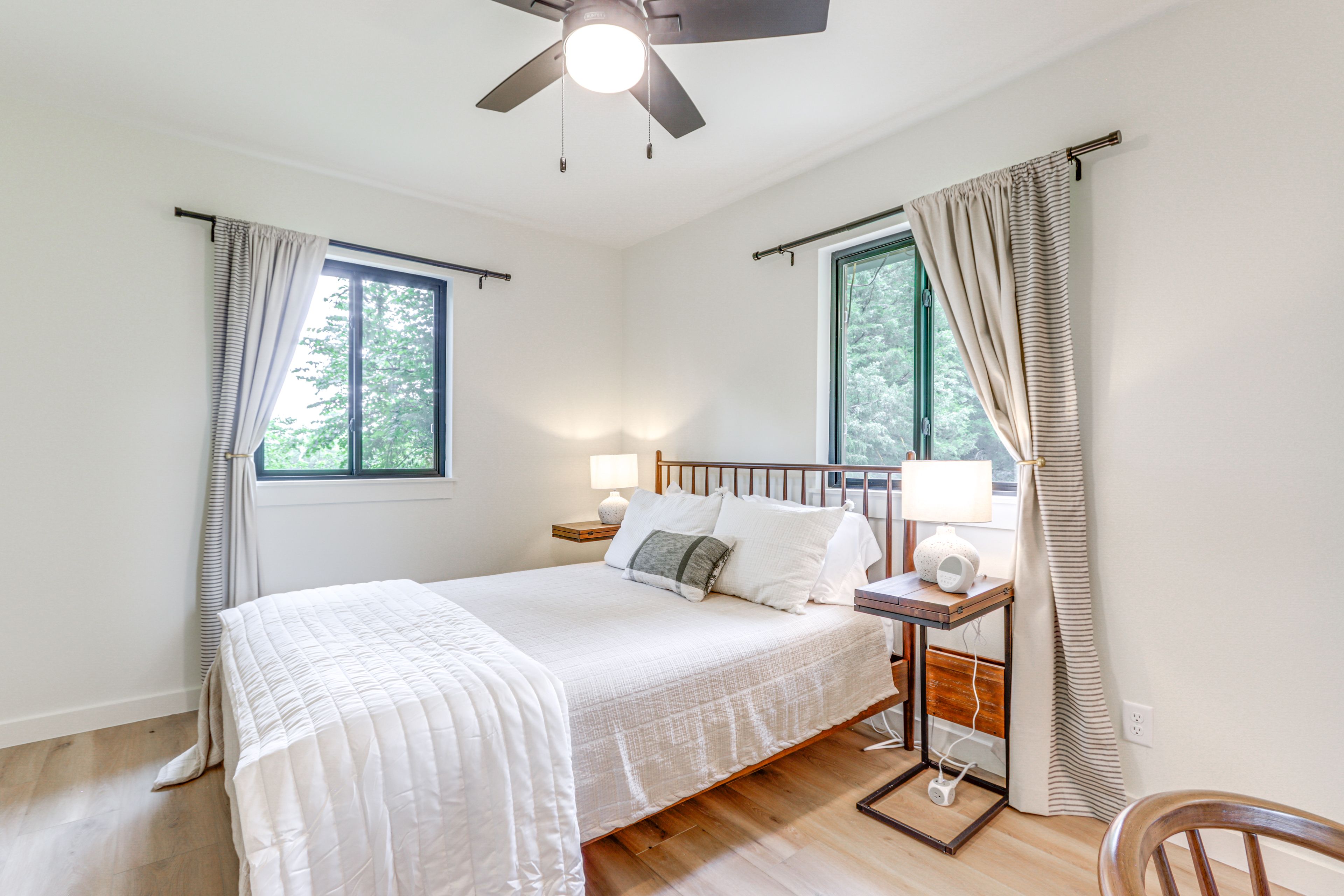 Bedroom 1 | Queen Bed | En-Suite Bathroom