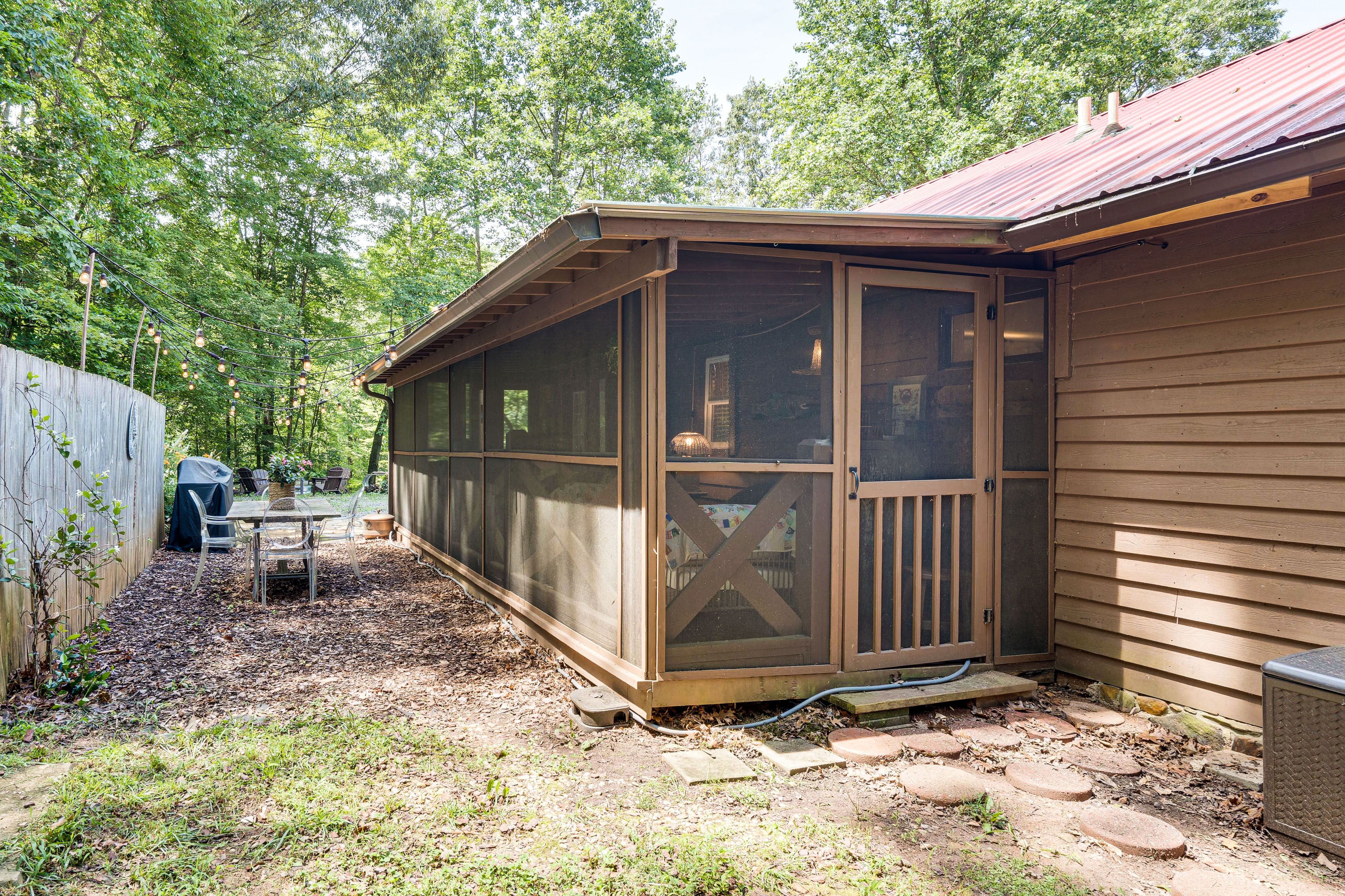 Private Yard | Gas Grill | Fire Pit