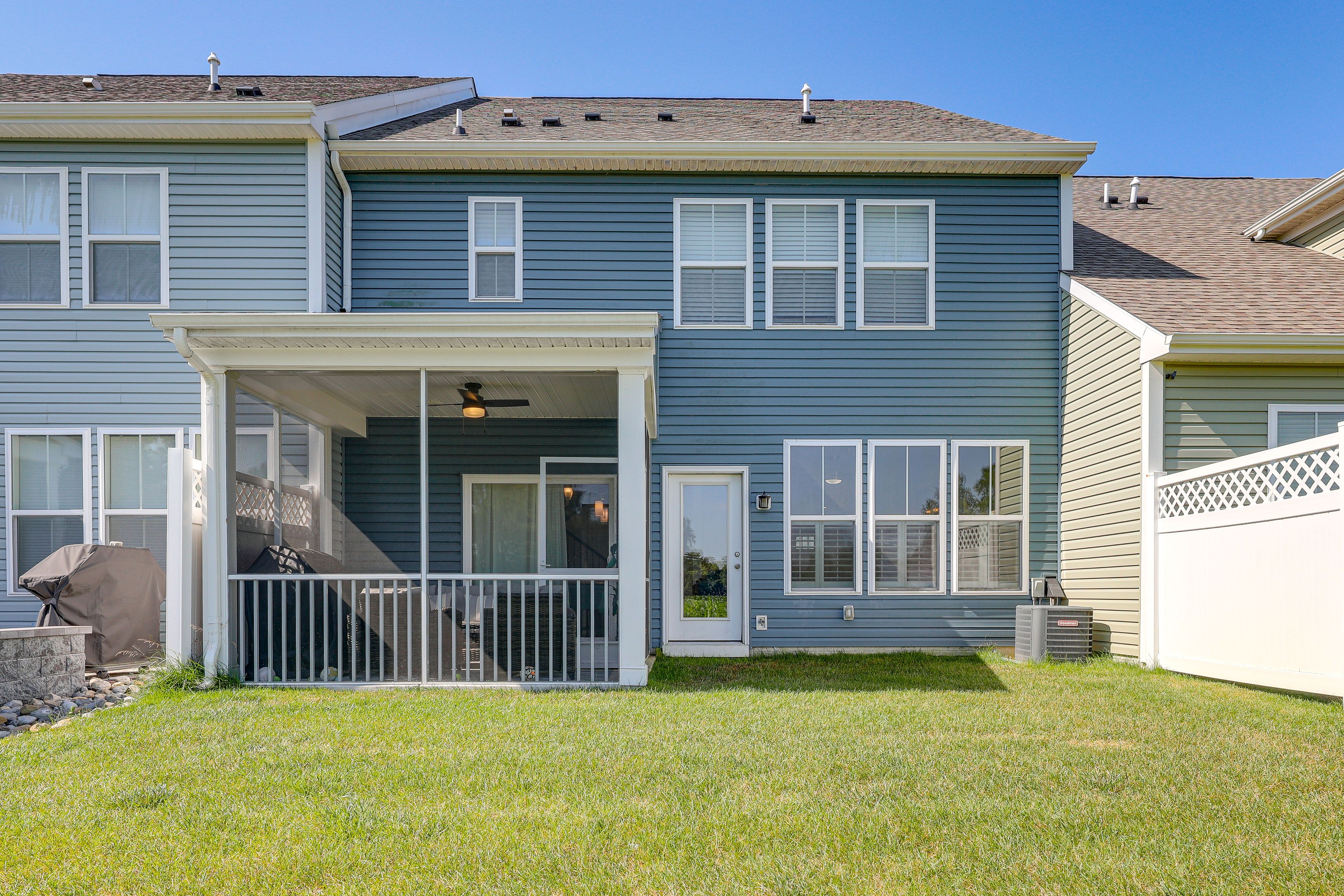Back Exterior | Views