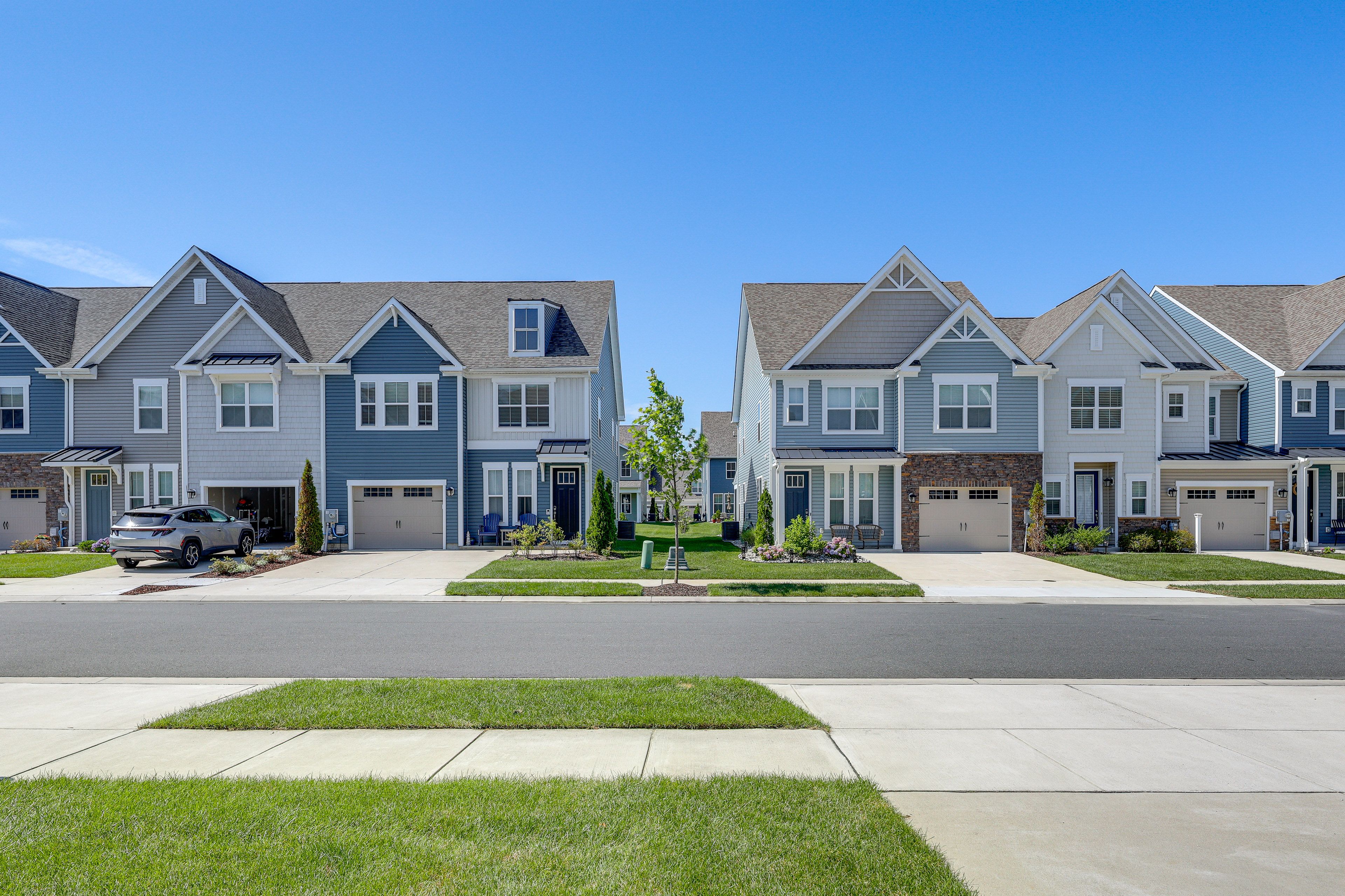 Parking | Driveway (1 Vehicle) | Community Parking