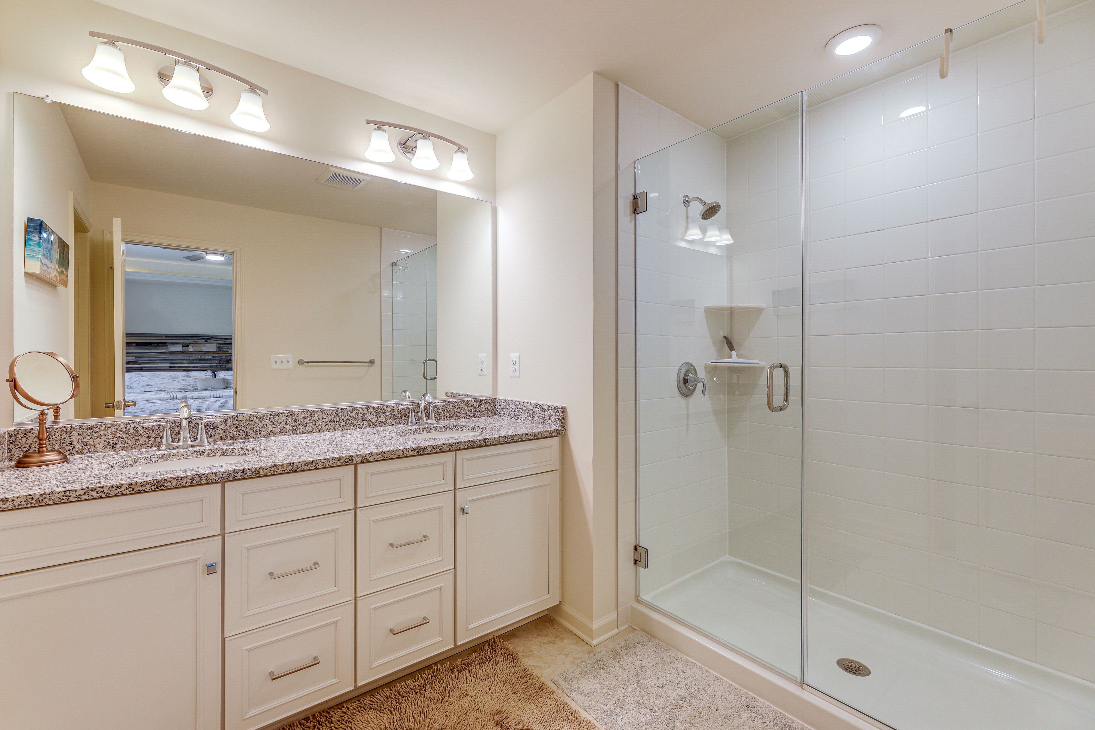 Full Bath | Towels | Hair Dryer | 2nd Floor