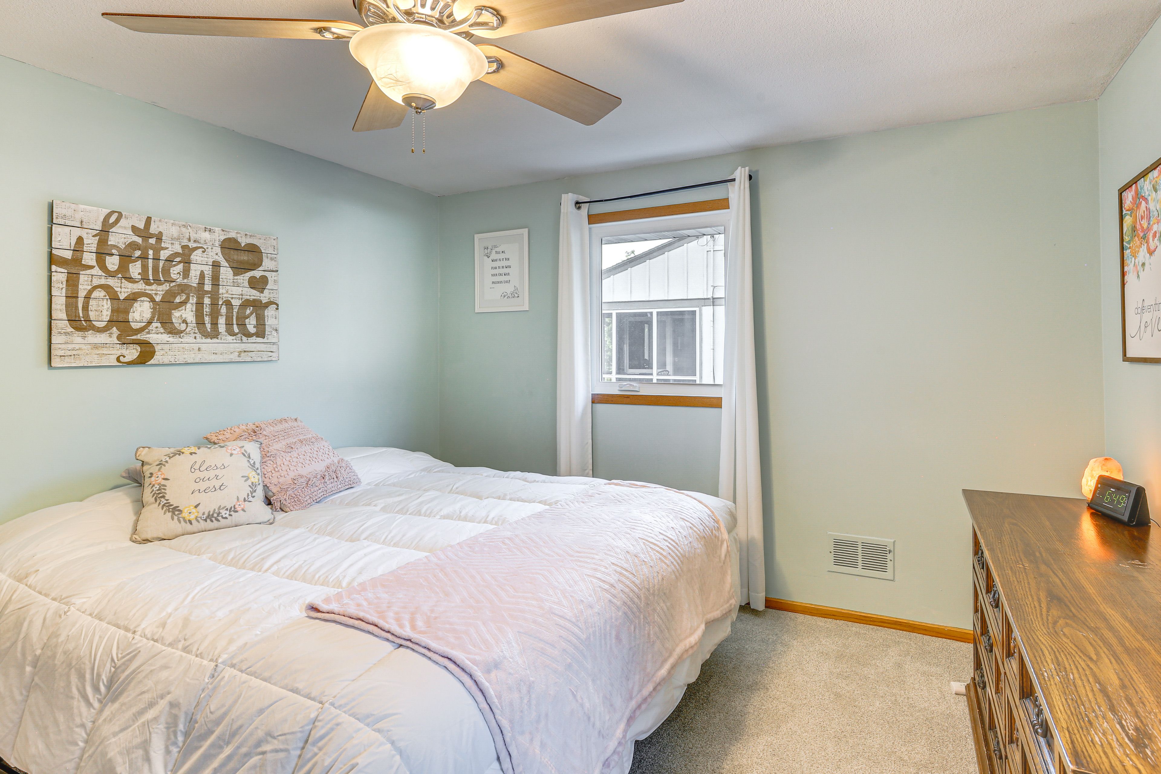 Bedroom 1 | Main Floor | King Bed | Linens Provided