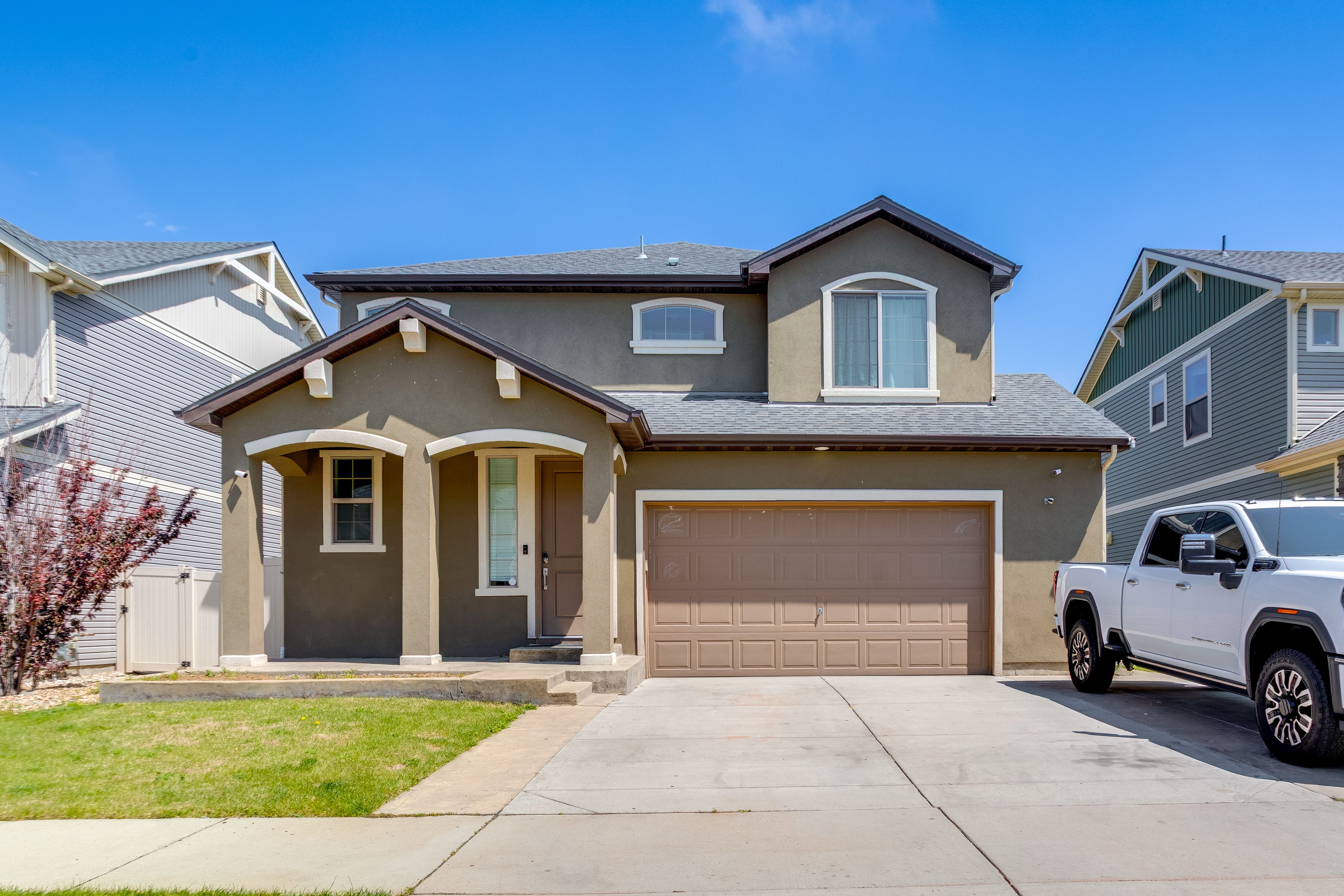Main House Exterior | Parking | Street Parking (First-Come, First-Served Basis)