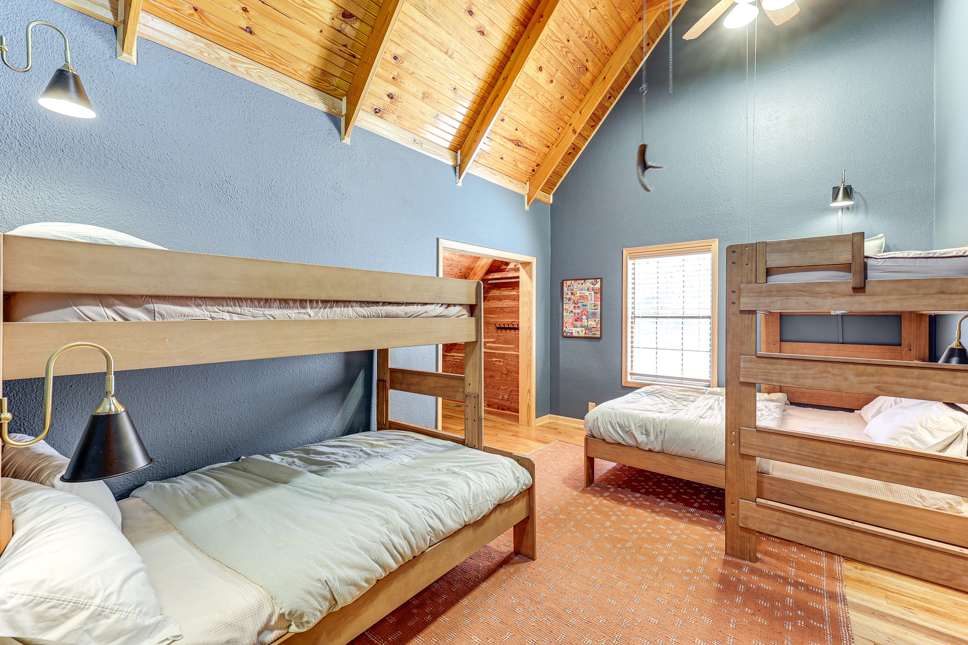Bedroom 4 | 2nd Floor | Twin/Queen Bunk Bed | Twin/Full Bunk Bed