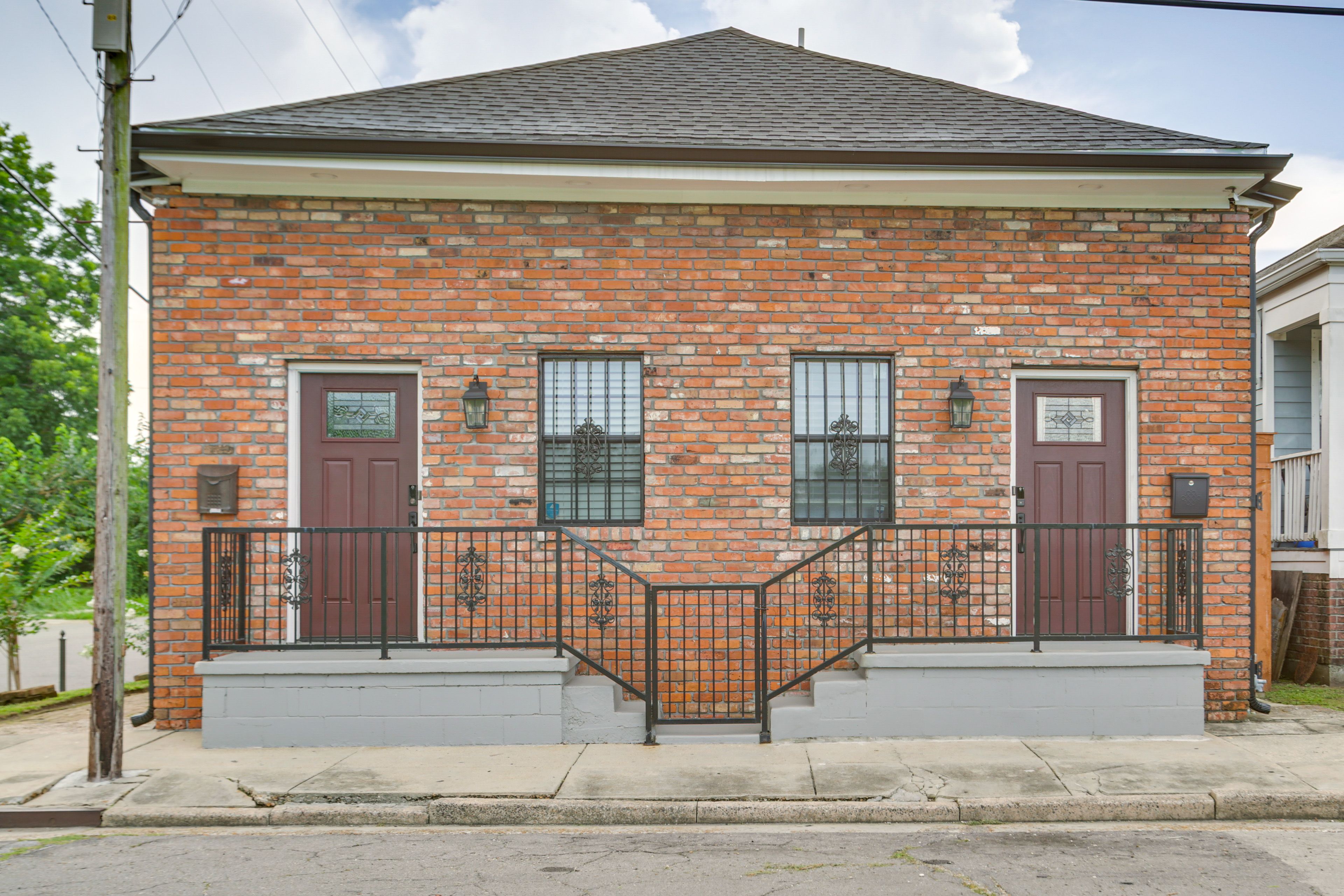 Exterior | Free Street Parking