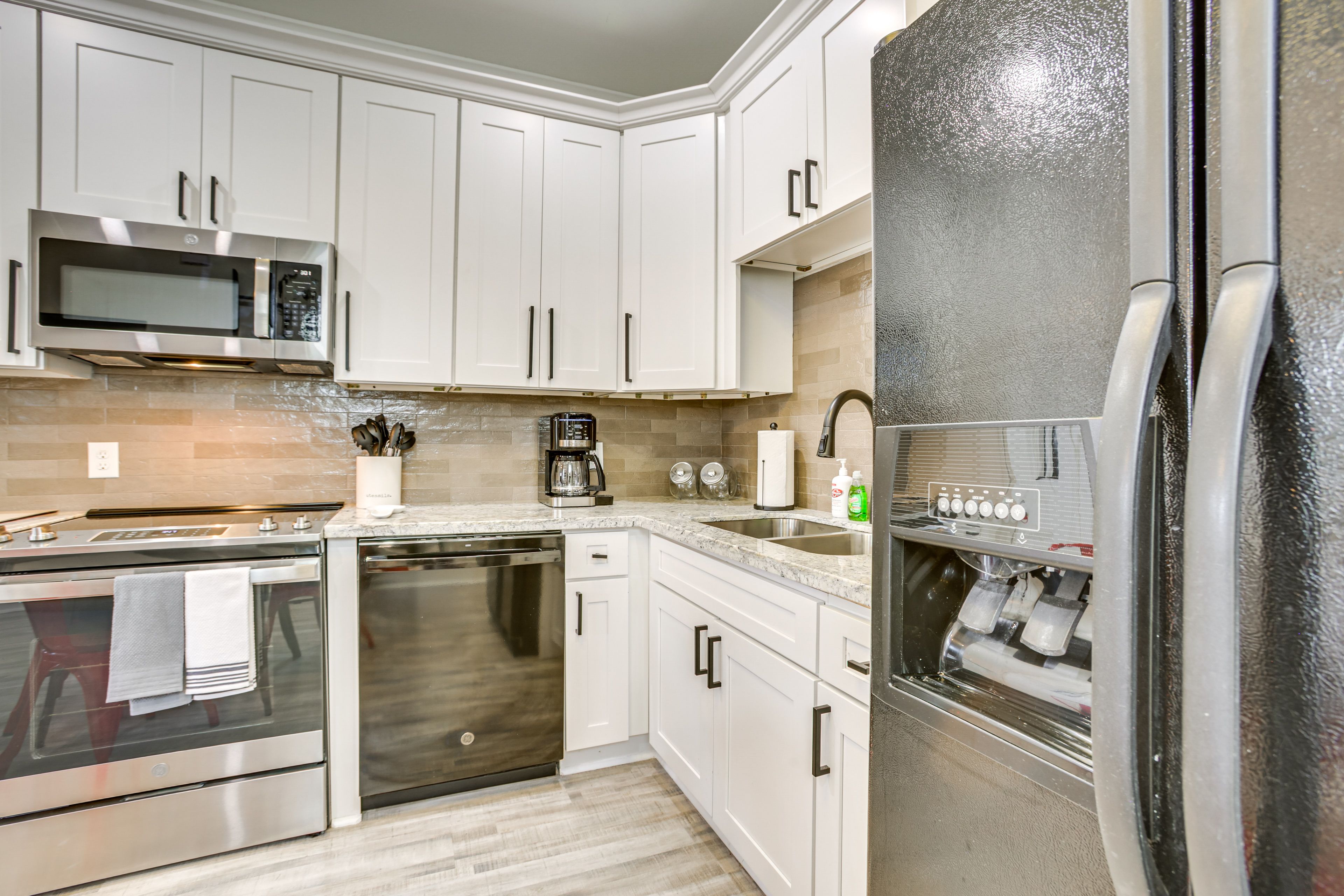 Kitchen | Trash Bags/Paper Towels