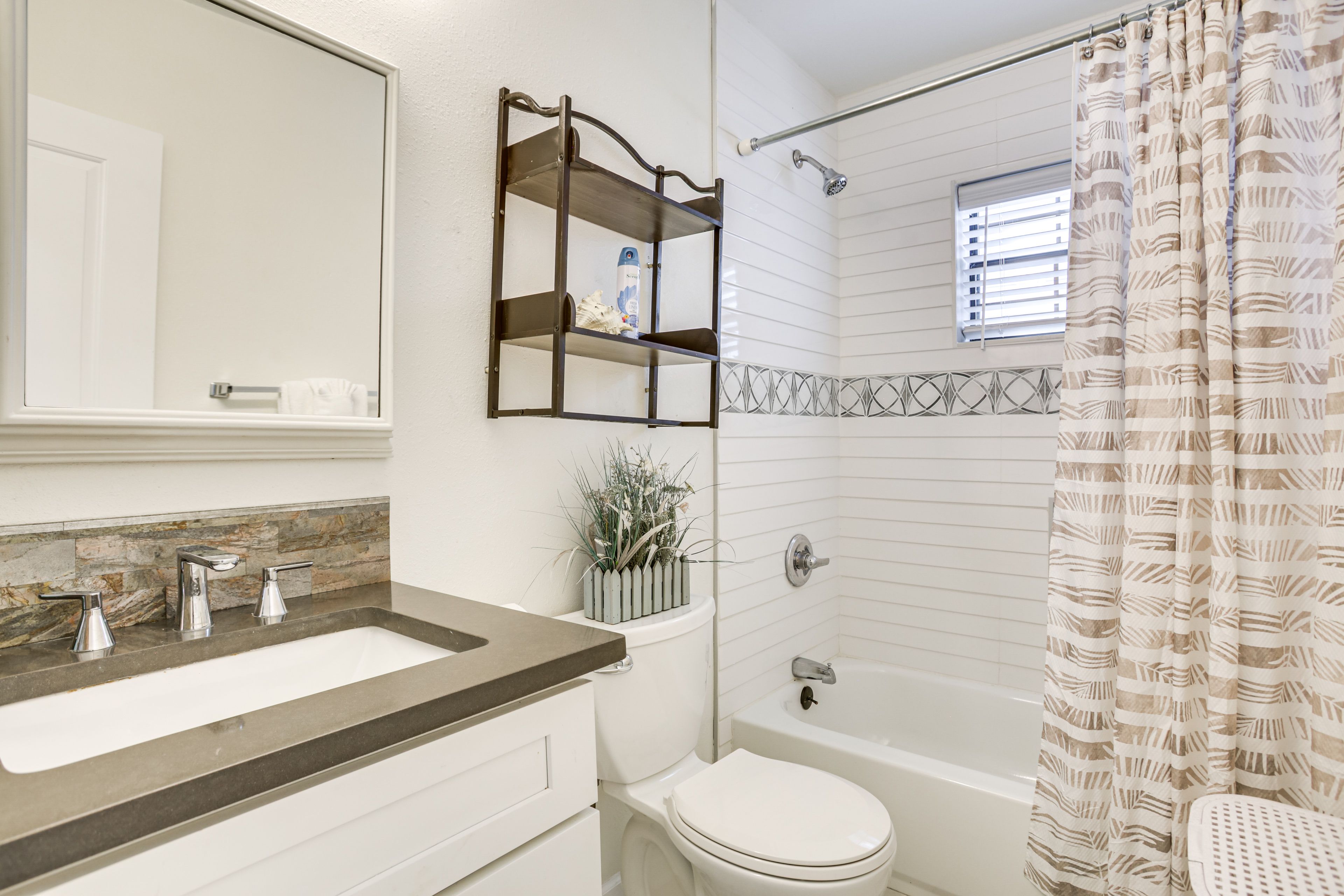 Bathroom | Towels Provided
