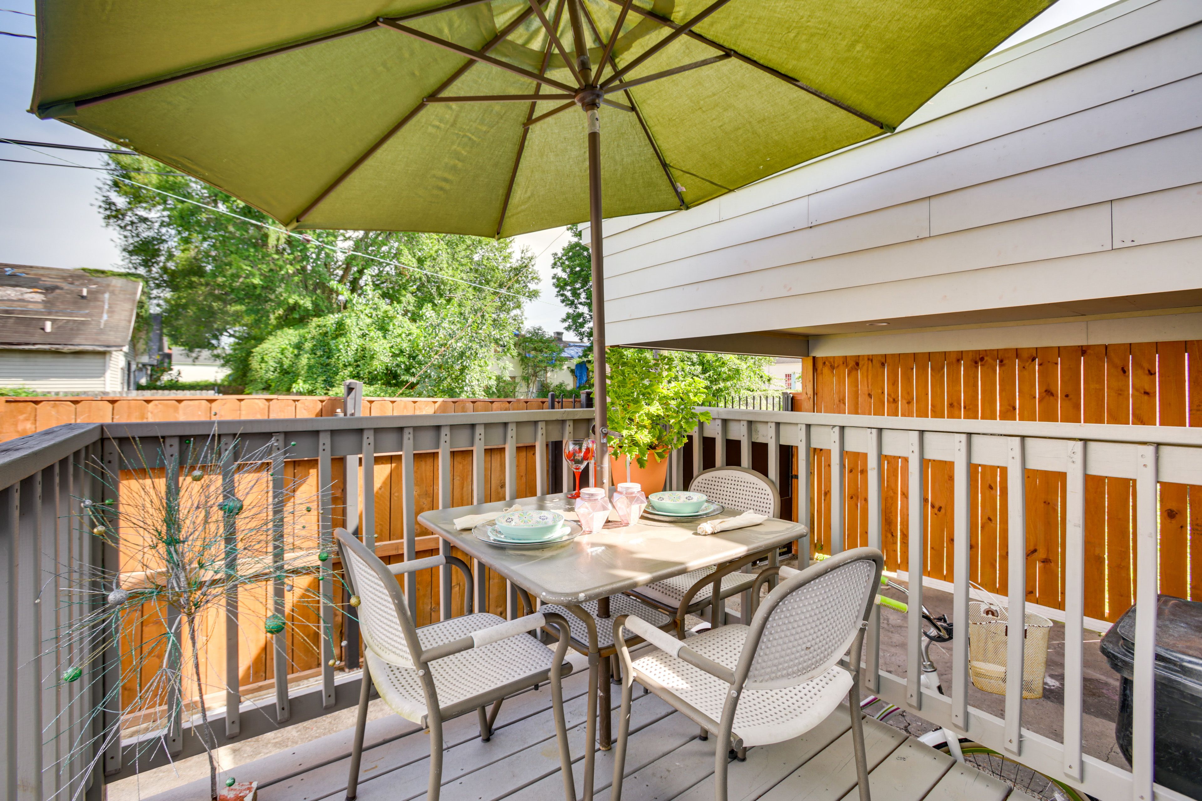 New Orleans Vacation Rental | 1BR | 1BA | 650 Sq Ft | Stairs to Enter