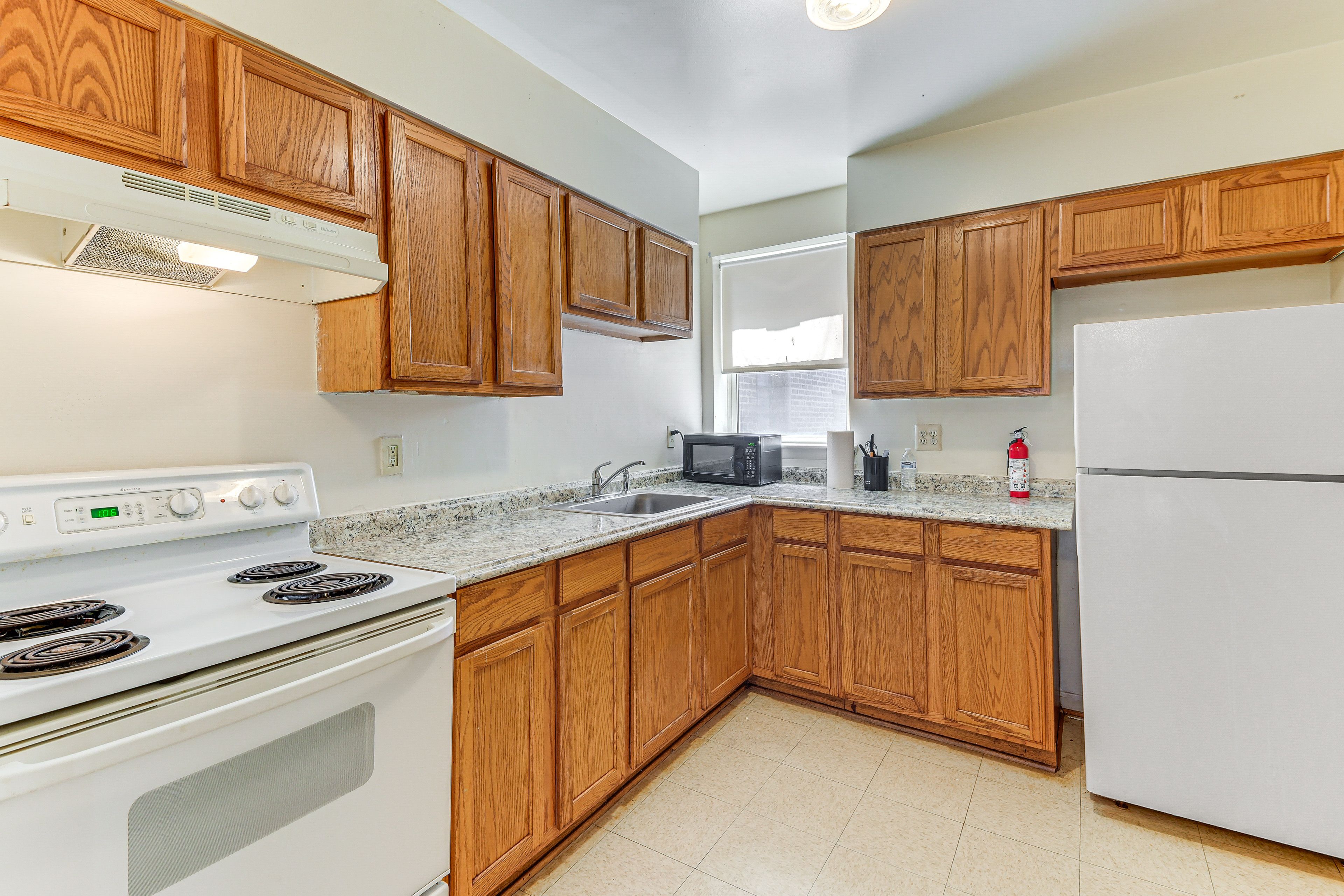 Kitchen | Keurig Coffee Maker | Central Air Conditioning/Heat | 2nd Floor