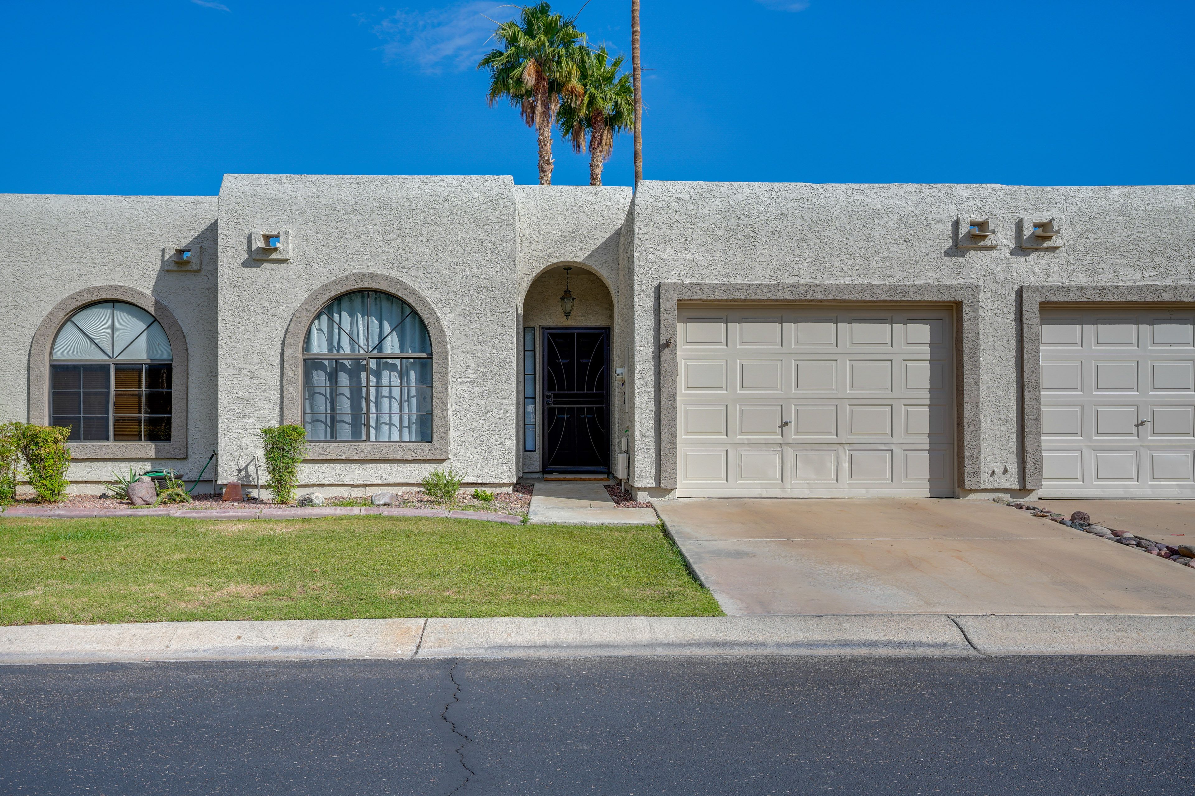 Parking | Garage (1 Vehicle) | Driveway (1 Vehicle) | Addt'l Guest Parking