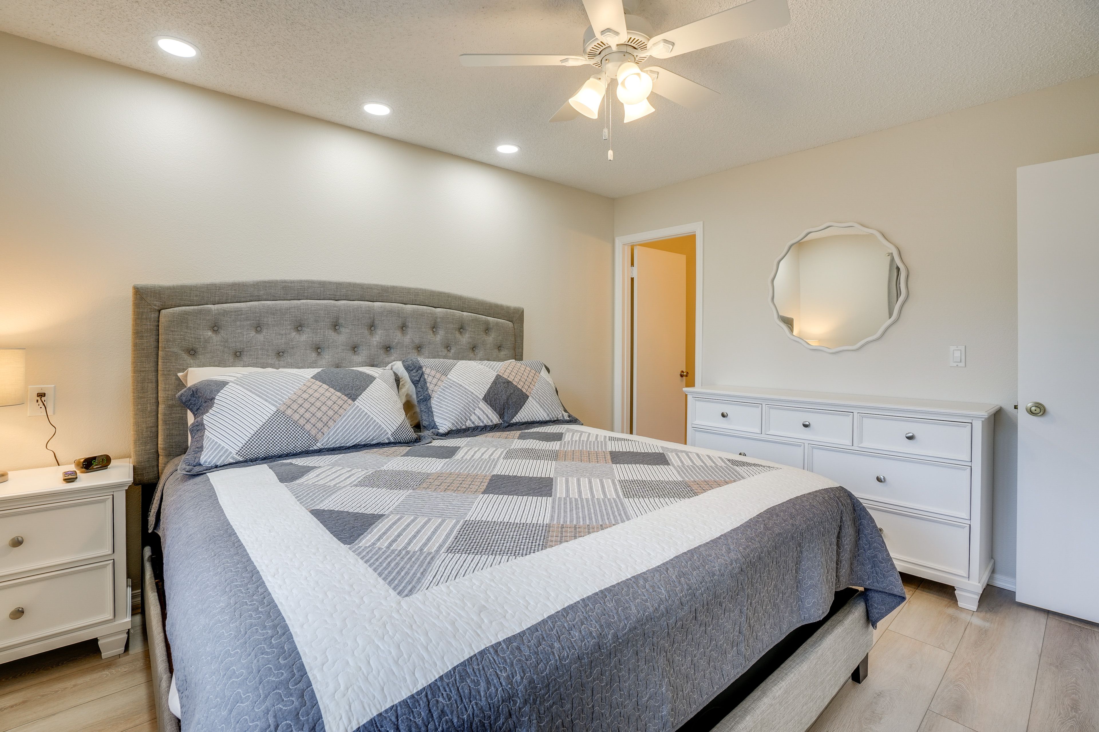 Bedroom 1 | King Bed | Smart TV | Linens Provided