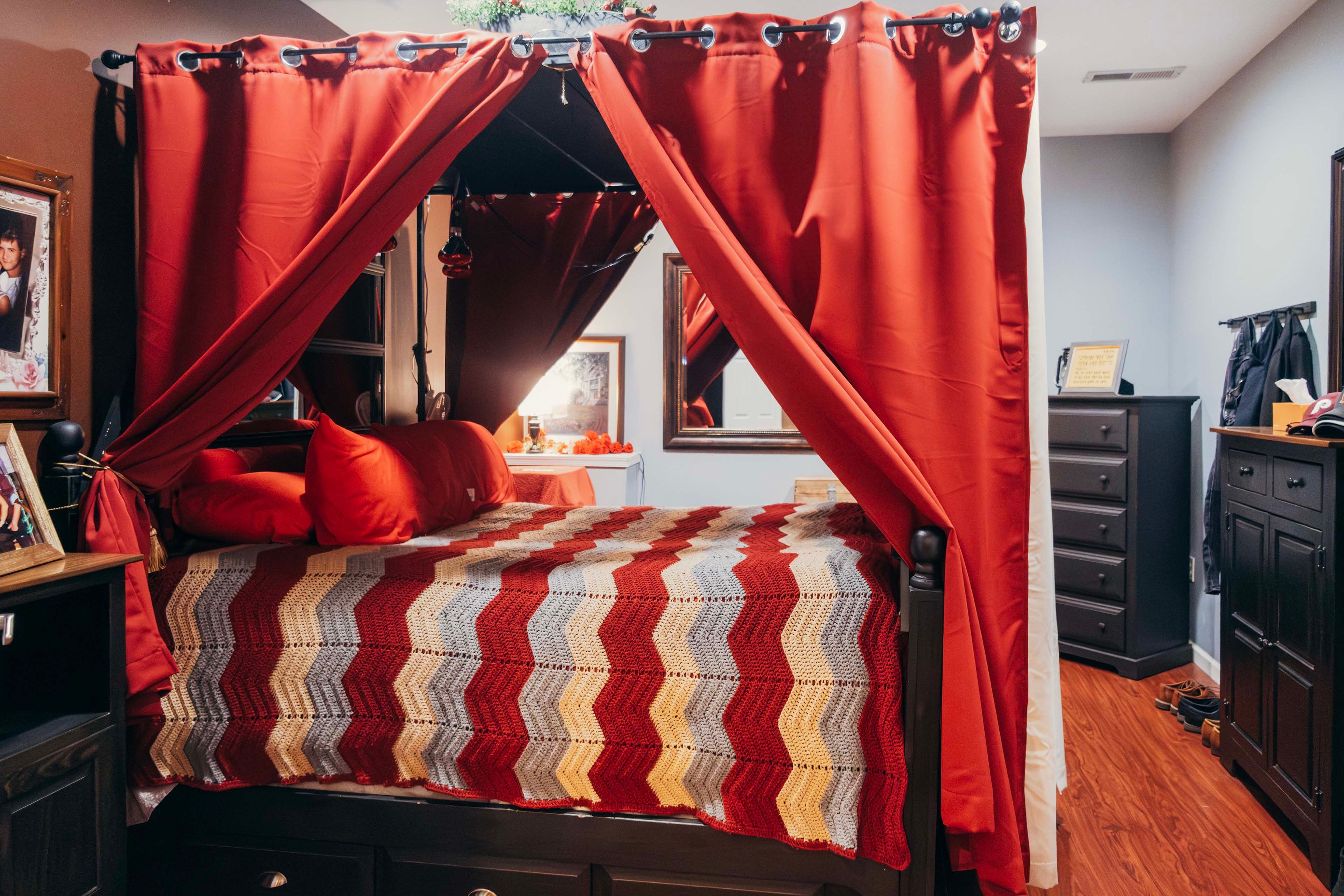 Bedroom 1 | King Bed | Linens Provided