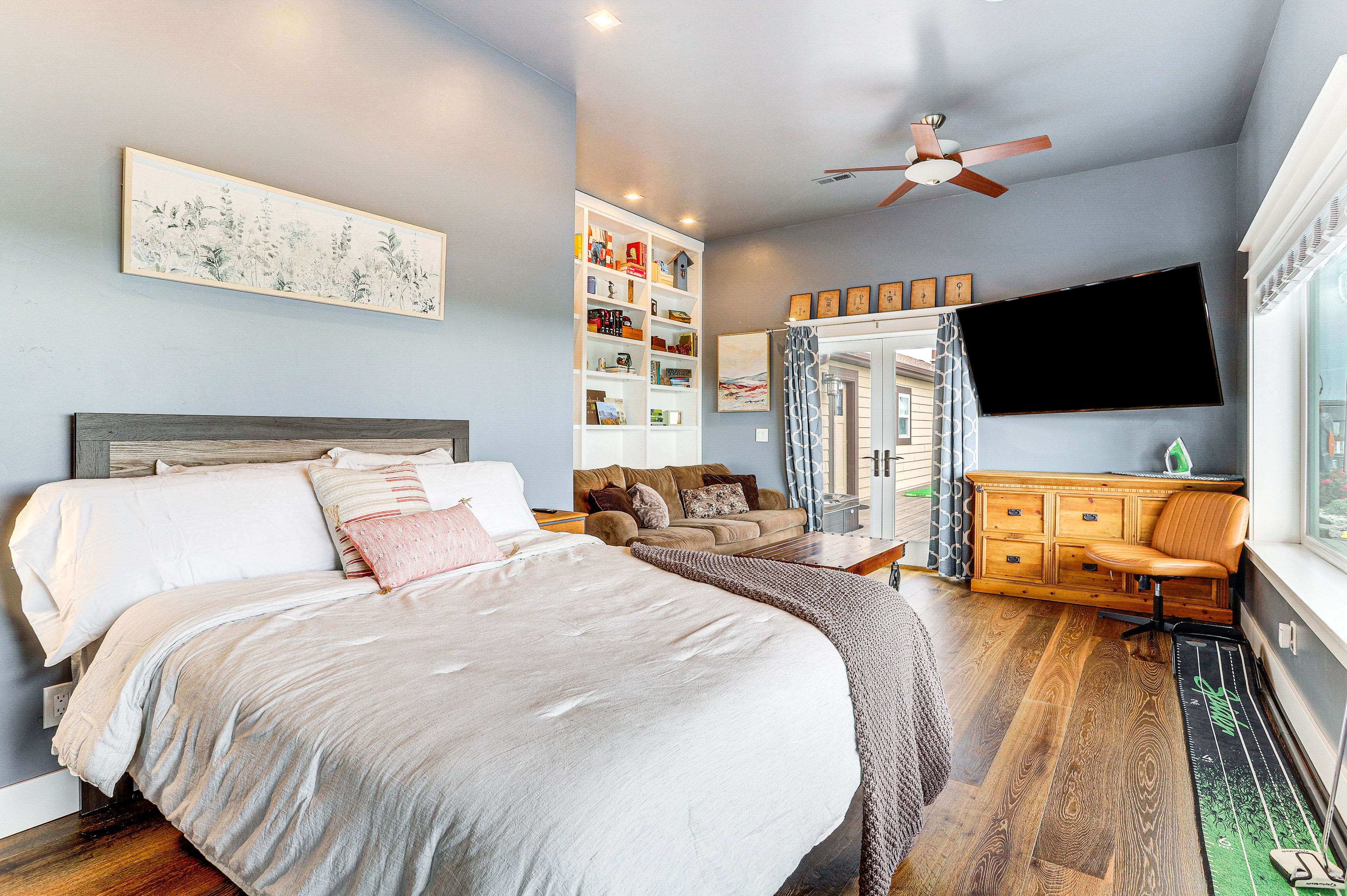 Bedroom 2 | Queen Bed