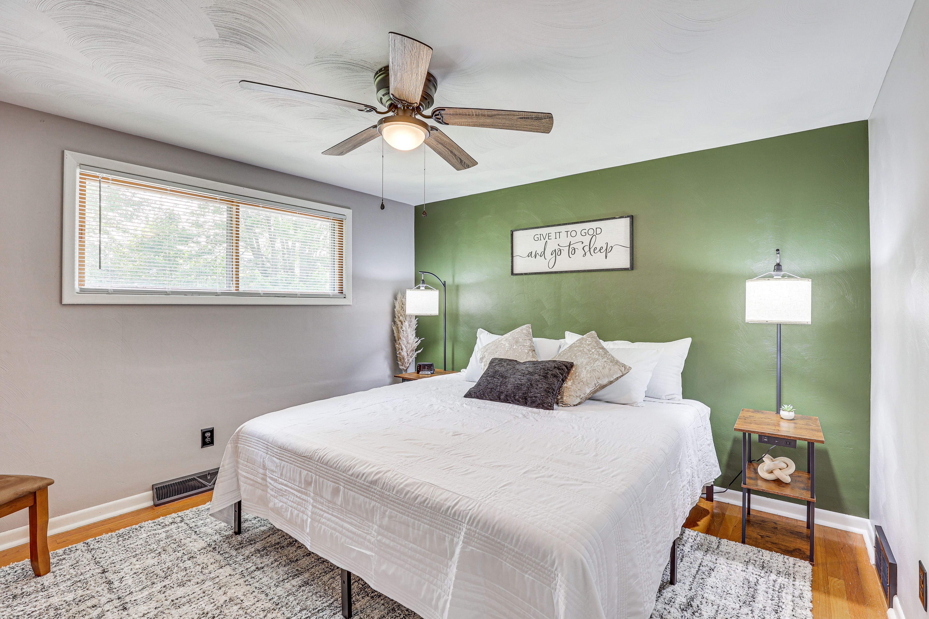 Bedroom 2 | King Bed