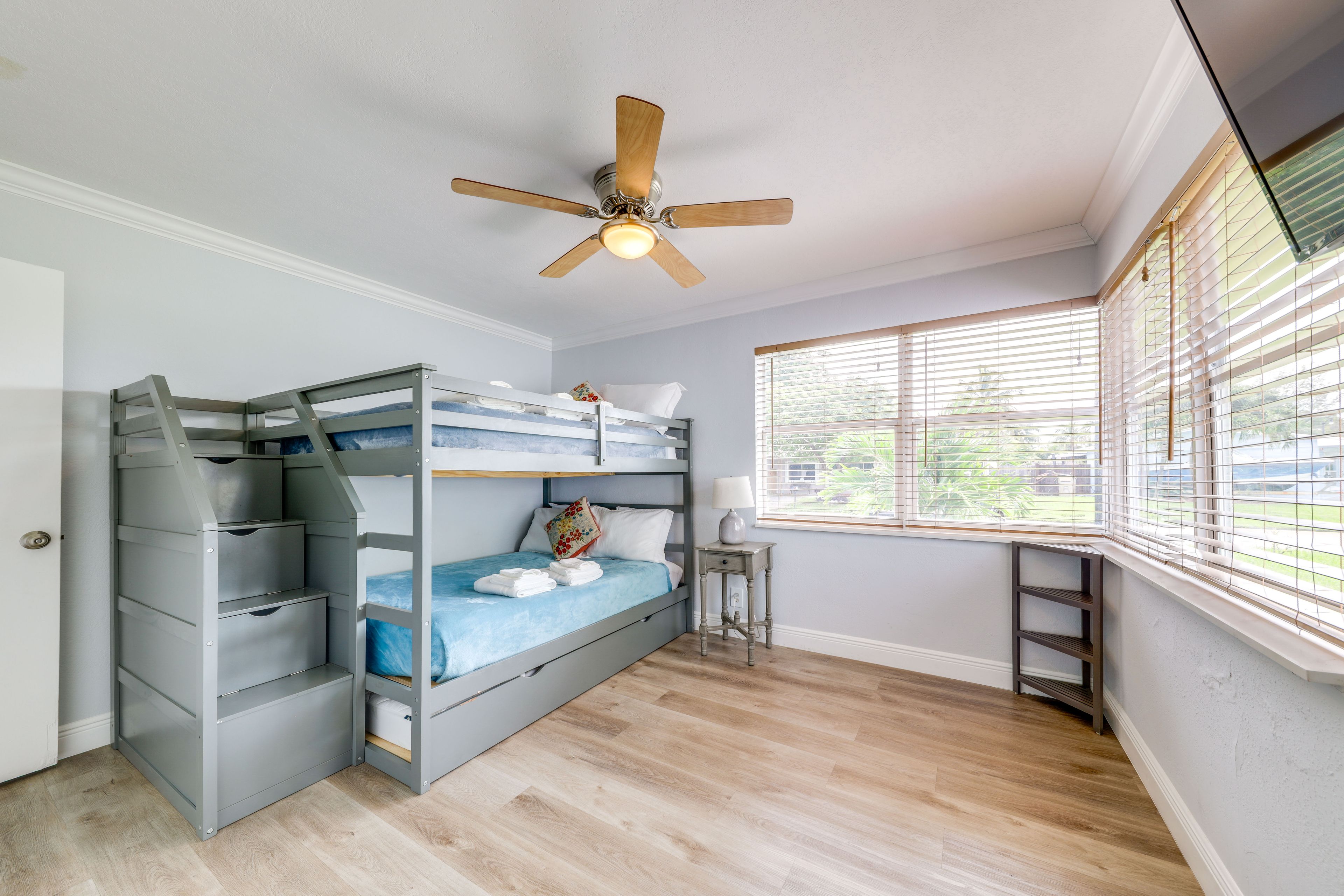 Bedroom 3 | Full Bunk Bed w/ Twin Trundle