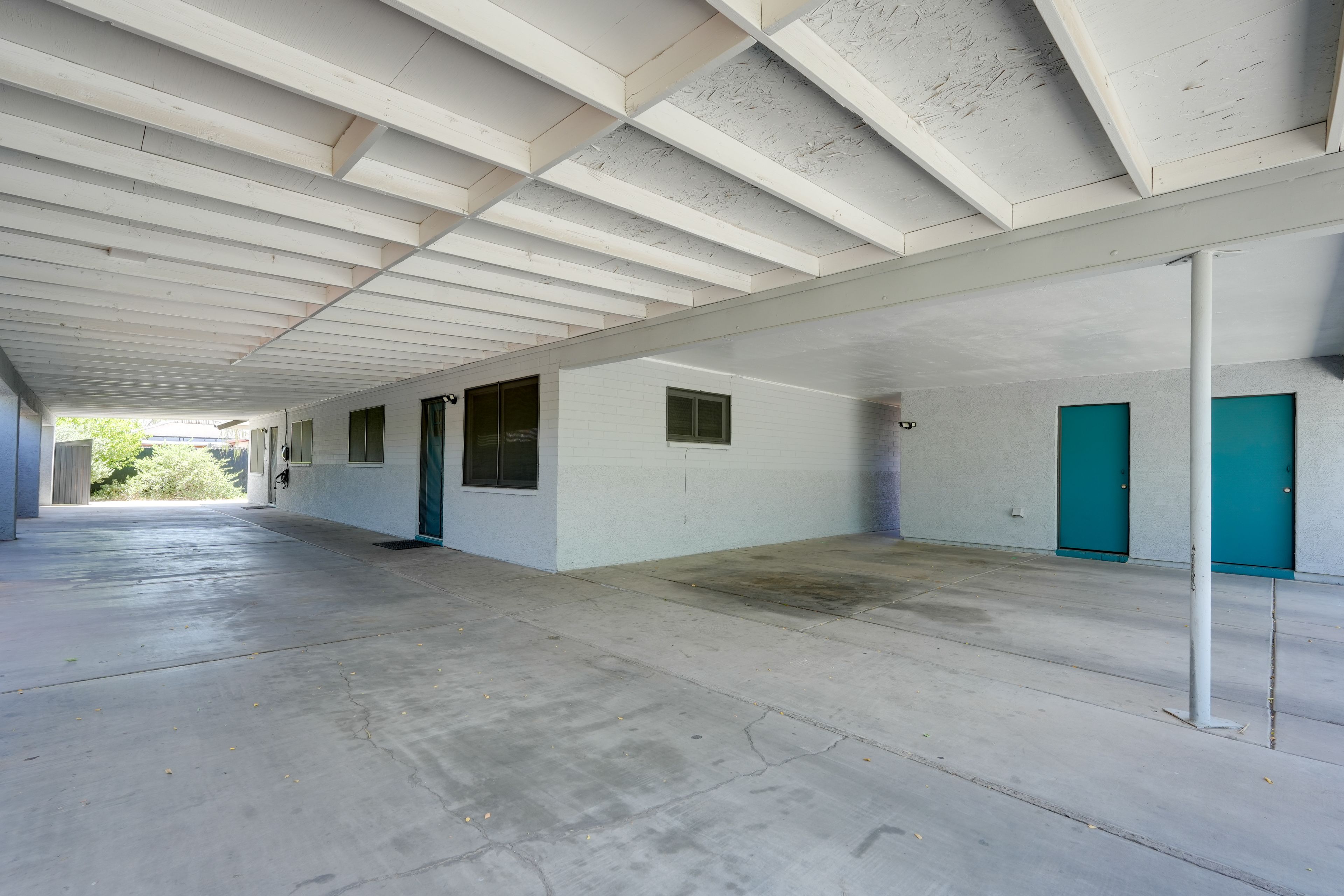 Parking | Driveway (1 Vehicle) | Carport (1 Vehicle)