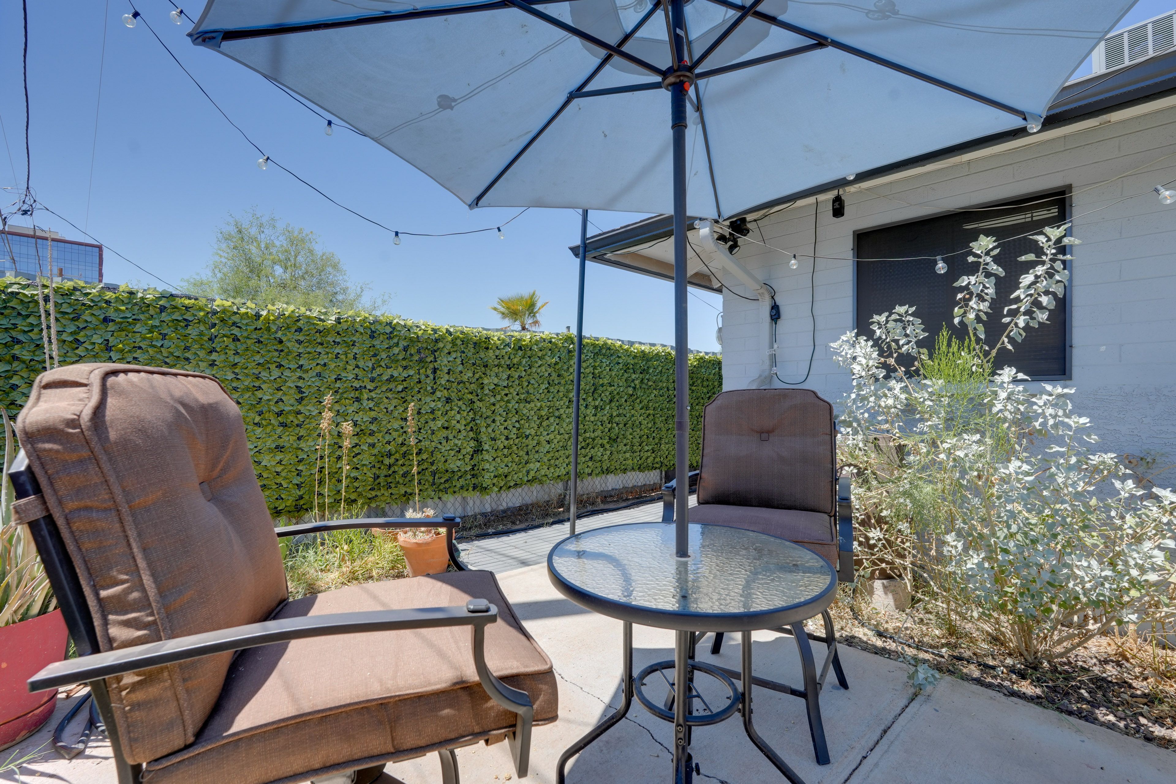 Shared Patio | Outdoor Dining Area