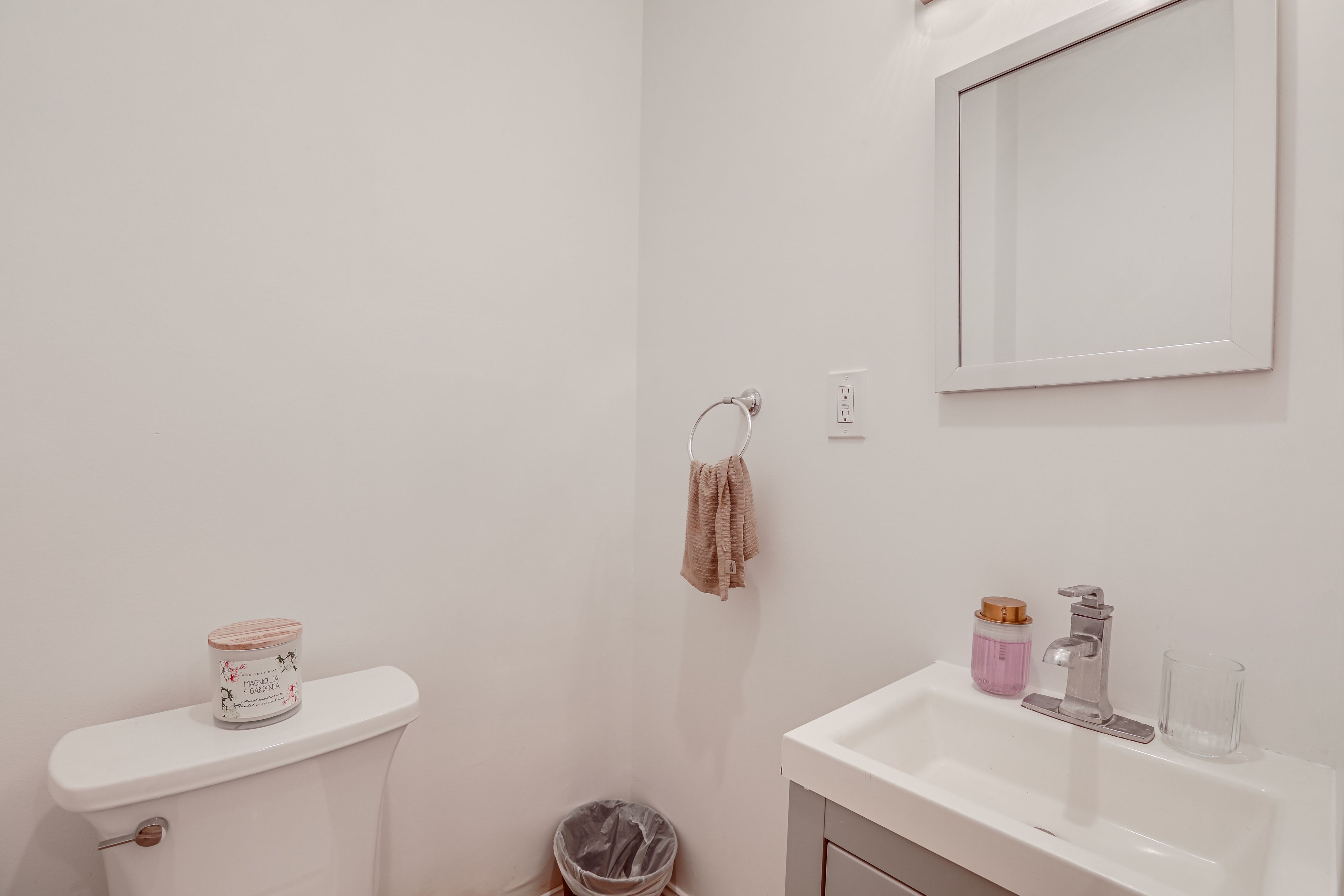 Half Bathroom | 1st Floor