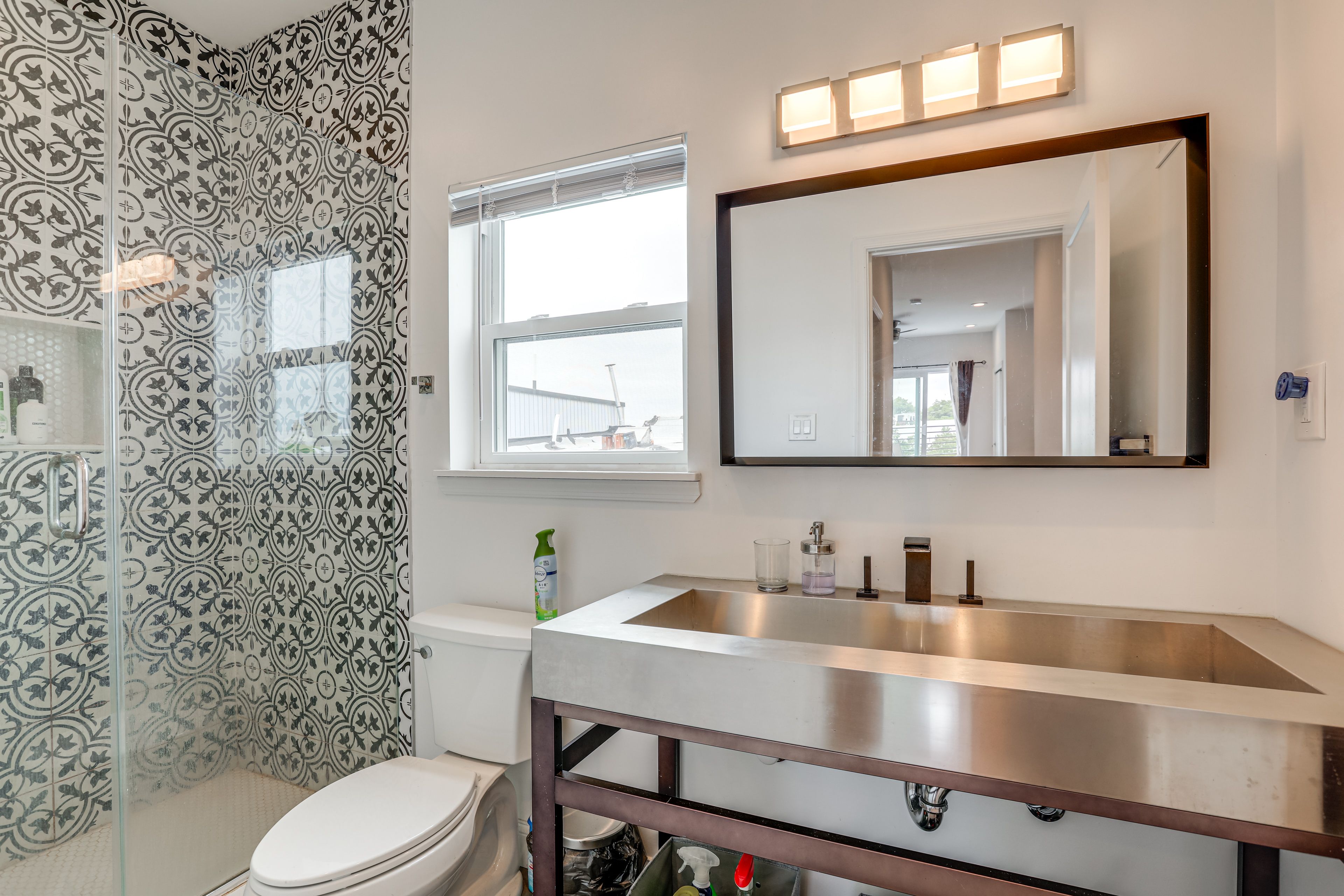 En-Suite Bathroom | 2nd Floor | Towels Provided
