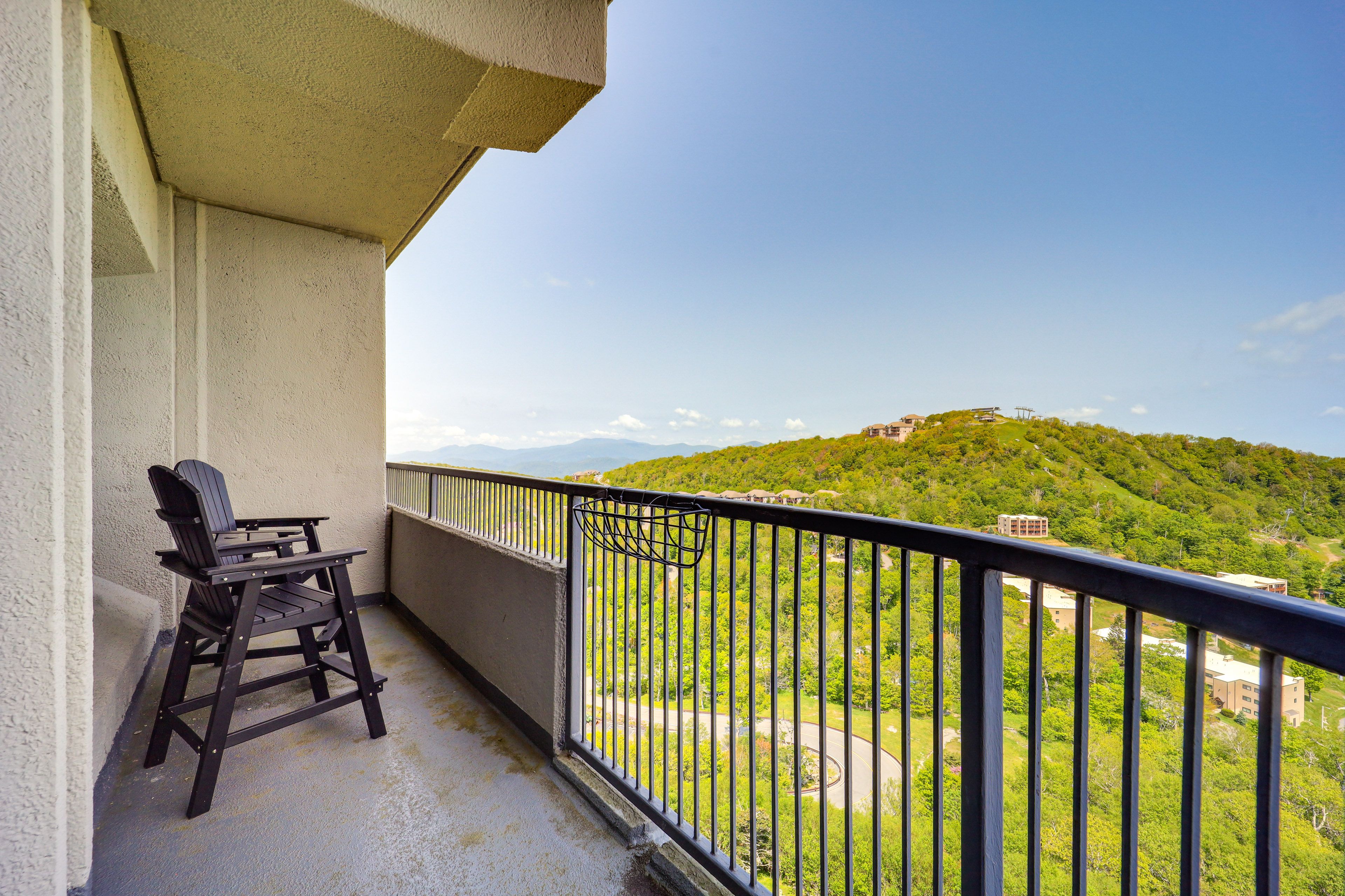 Sugar Mountain Vacation Rental | 2BR | 2BA | 900 Sq Ft | Stairs Required to Ente