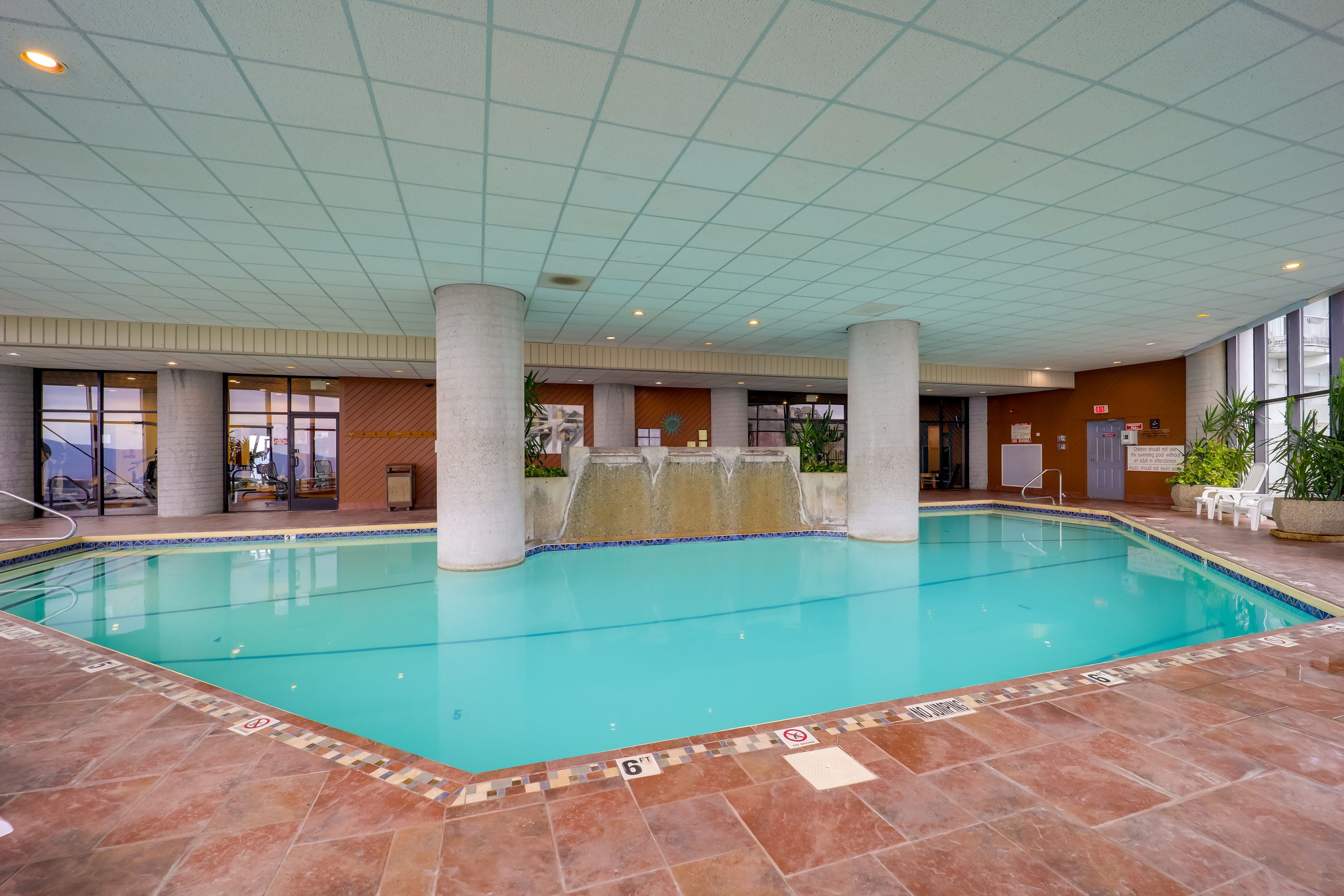 Community Pool & Hot Tub